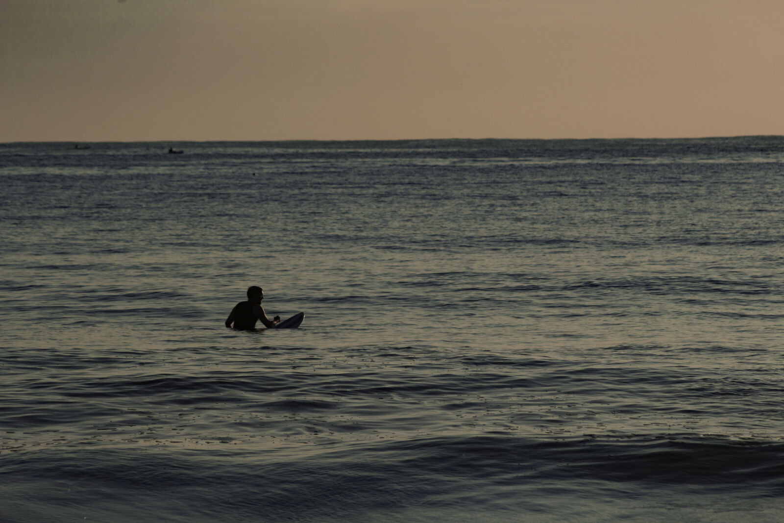 Canon EF 75-300mm f/4-5.6 sample photo. Ocean, sea, sports, sunrise photography
