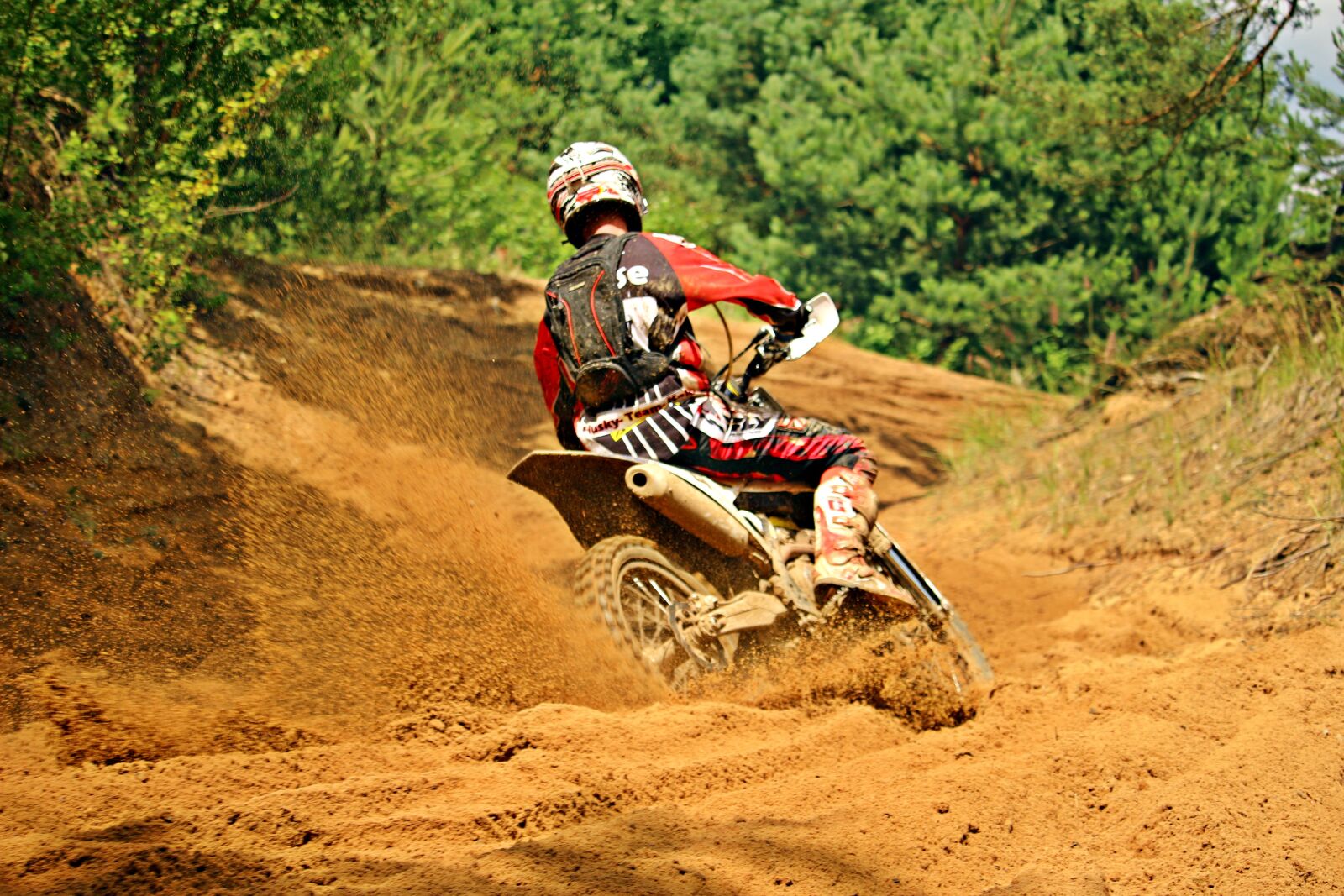 Canon EOS 100D (EOS Rebel SL1 / EOS Kiss X7) sample photo. Enduro, sand, dirtbike photography