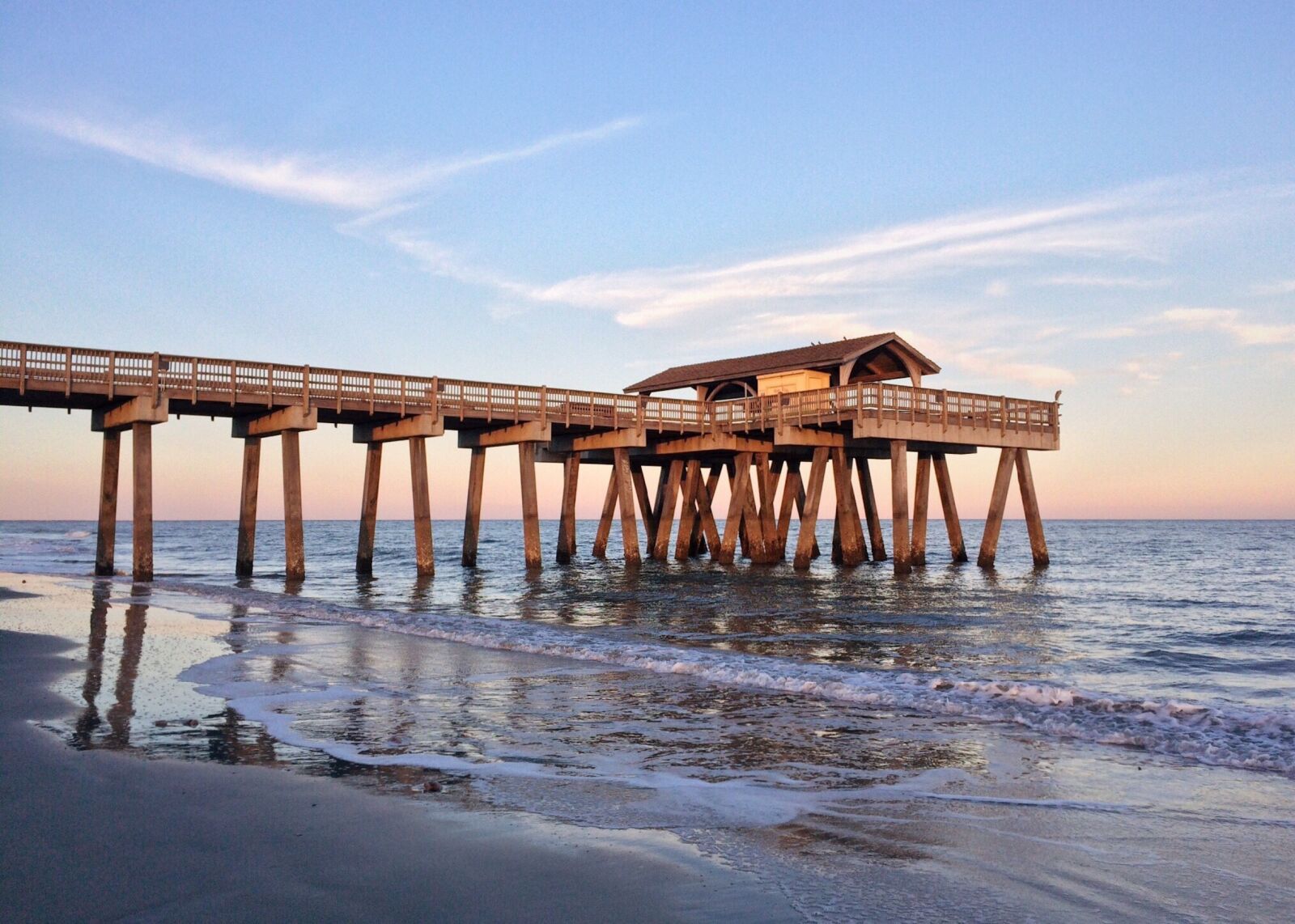 iPhone 5s back camera 4.15mm f/2.2 sample photo. Pier beach, ocean, water photography