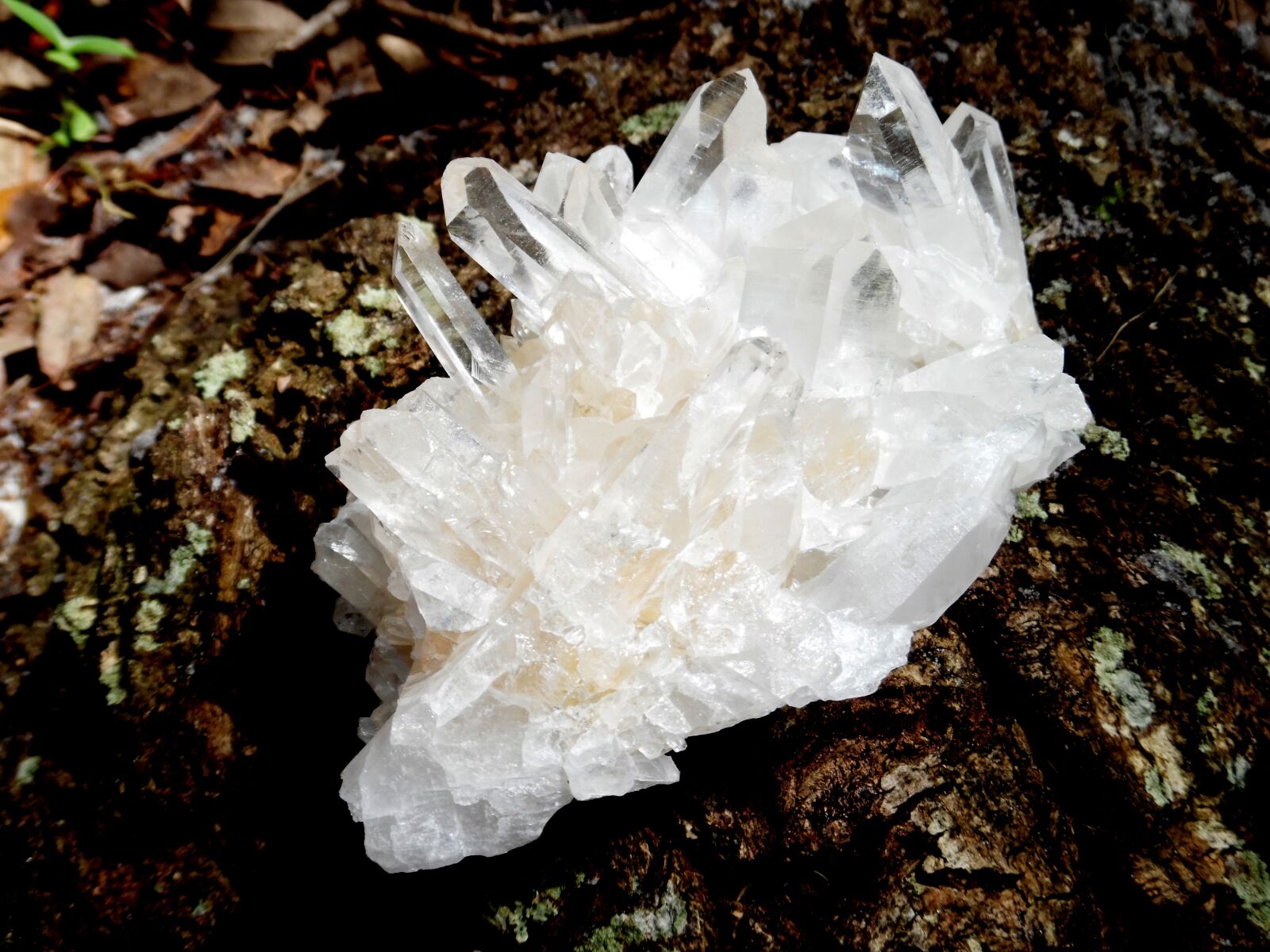 Samsung WB35F/WB36F/WB37F sample photo. Clear quartz, crystals, nature photography