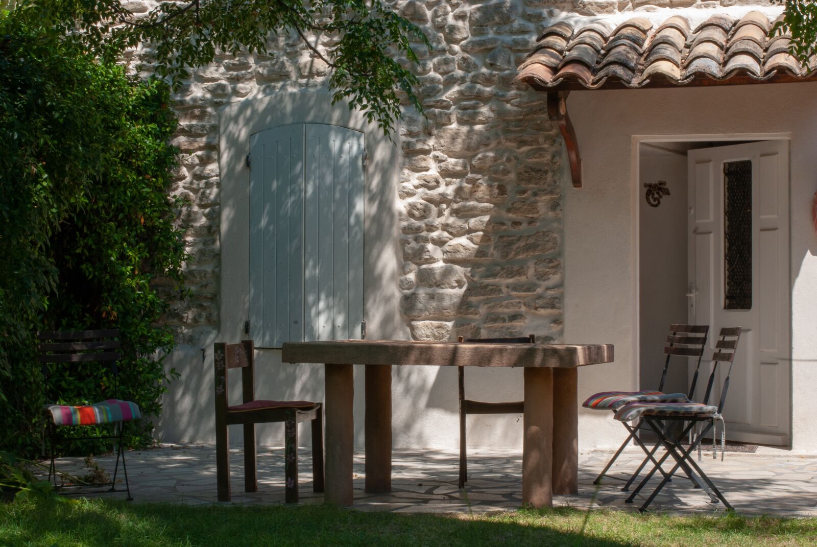 Nikon D80 sample photo. Garden, sun, shadow photography