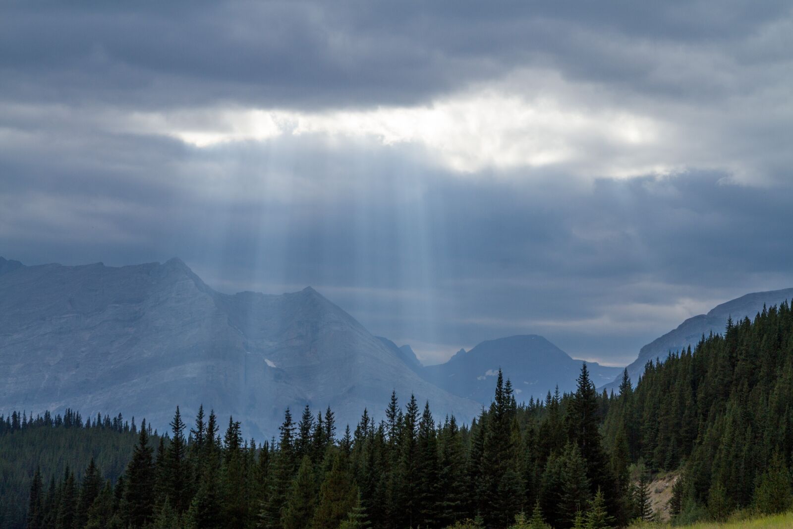 Canon EOS 7D + Canon EF 24-70mm F2.8L USM sample photo. Sky, mountains, rockies photography