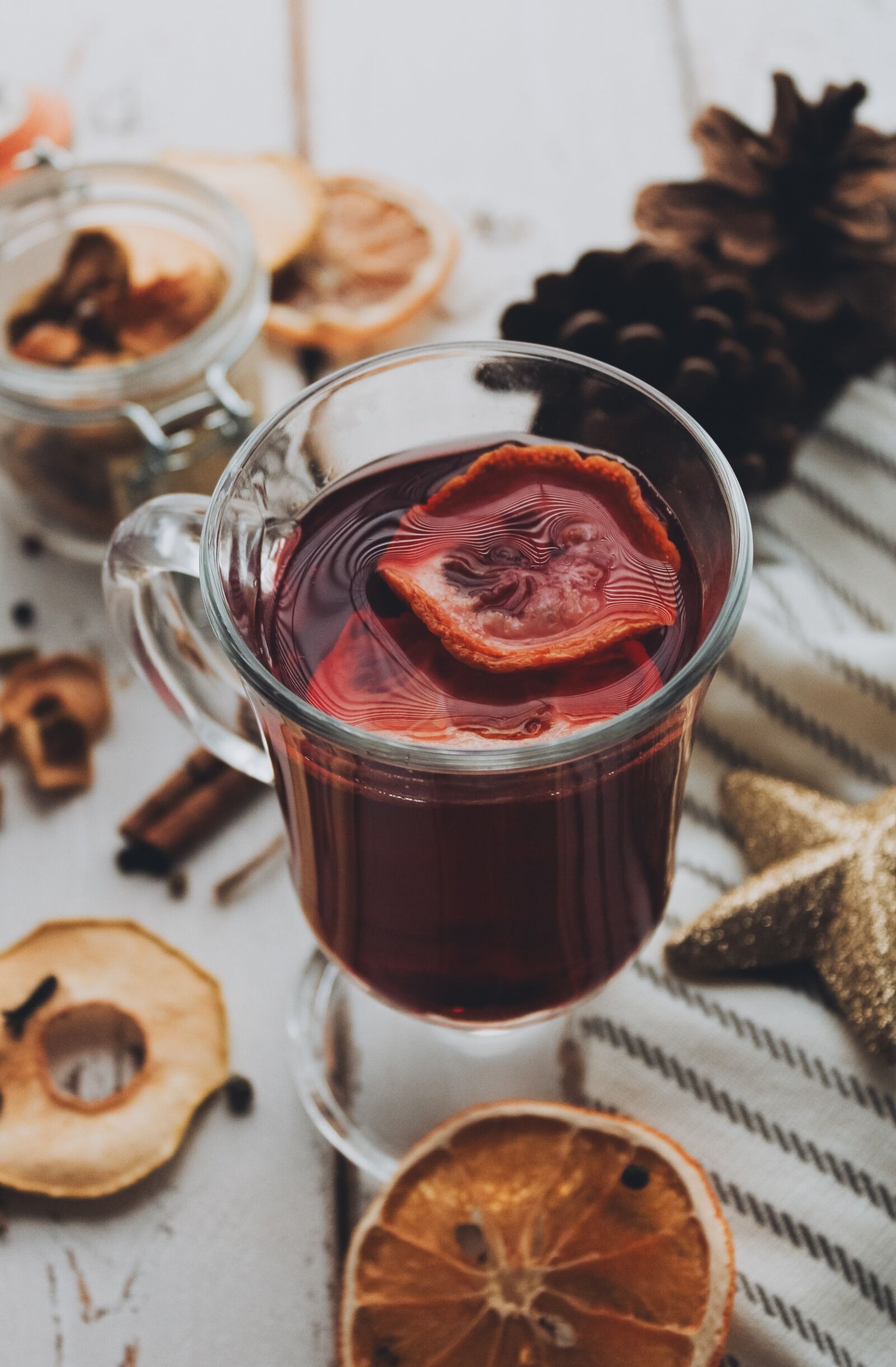 Canon EOS 2000D (EOS Rebel T7 / EOS Kiss X90 / EOS 1500D) sample photo. Mulled wine, spices, cinnamon photography