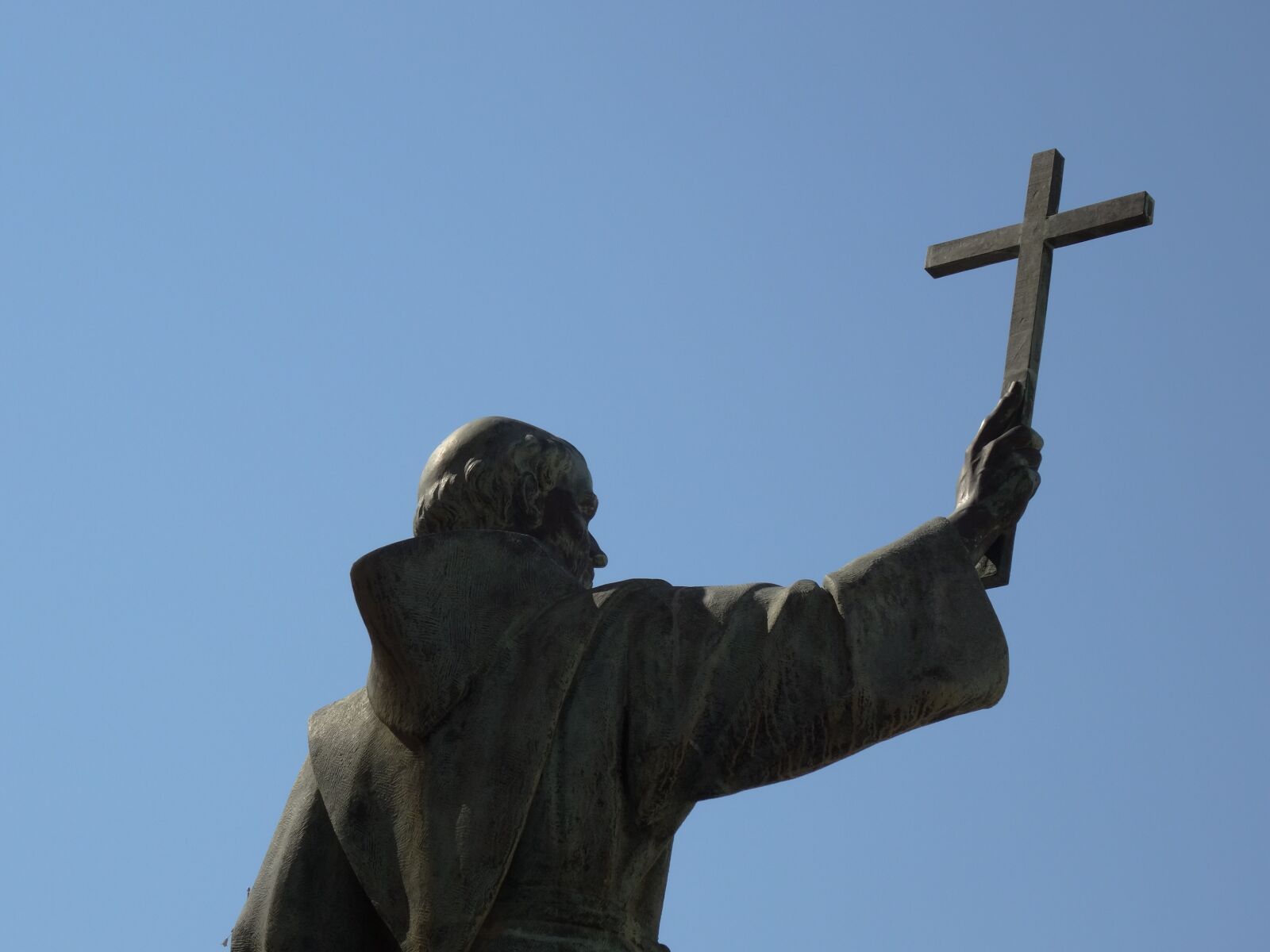 Sony DSC-HX50 sample photo. Evangelizer, cross, monk photography