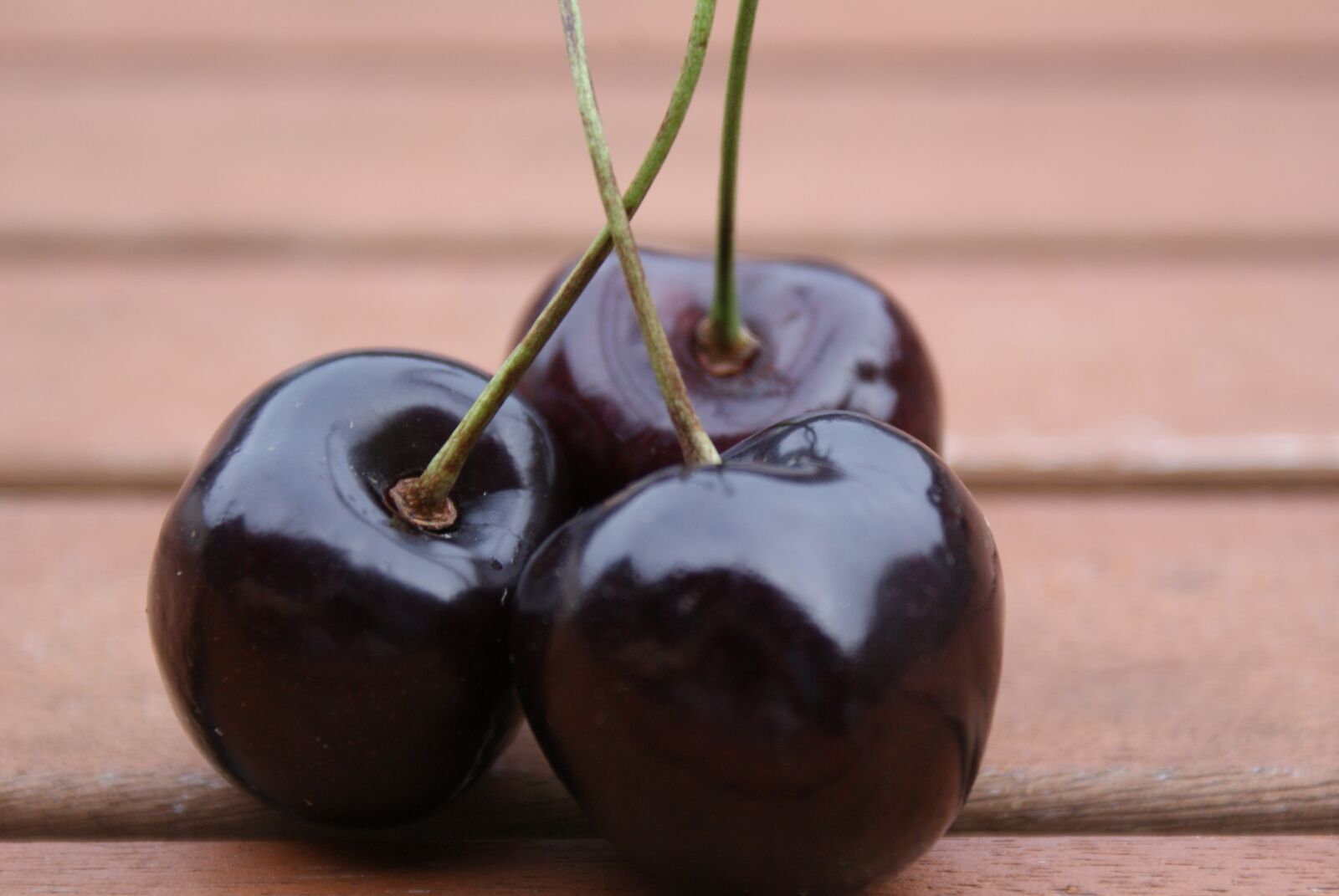 Sony Alpha DSLR-A200 sample photo. Cherries, fruit, healthy photography