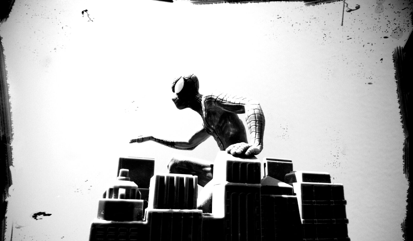 Samsung WB100/  WB101 sample photo. Blanco, y, negro, comic photography