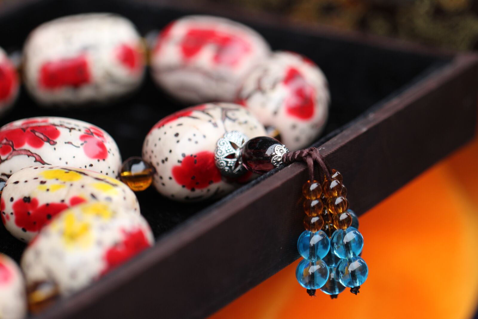 Canon EOS 700D (EOS Rebel T5i / EOS Kiss X7i) sample photo. China, jewellery, traditionally photography