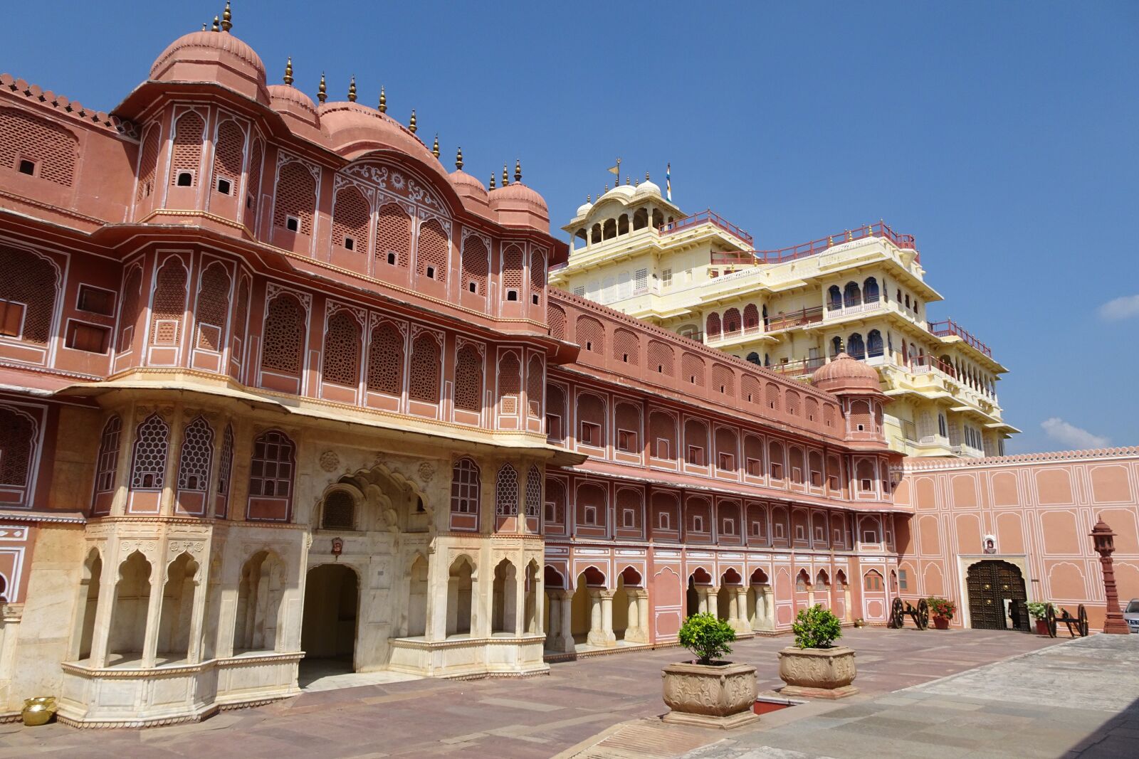 Sony Cyber-shot DSC-HX90V sample photo. City palace, architecture, landmark photography