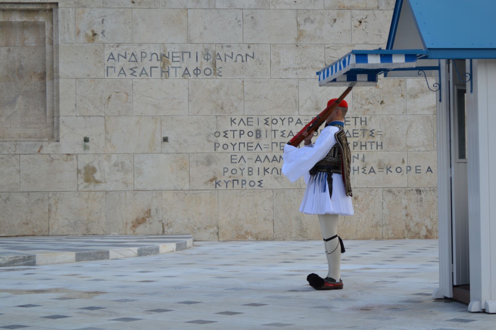 Nikon D3200 sample photo. Greece, unknown soldier, syntagma photography