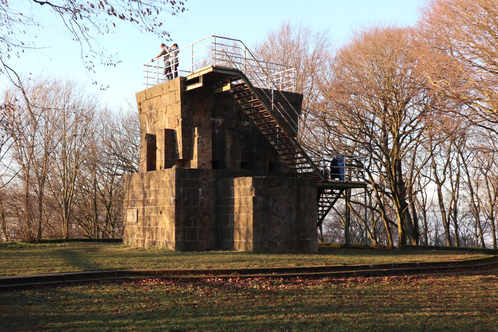 Canon EOS M100 sample photo. Ruin, tower, castle photography