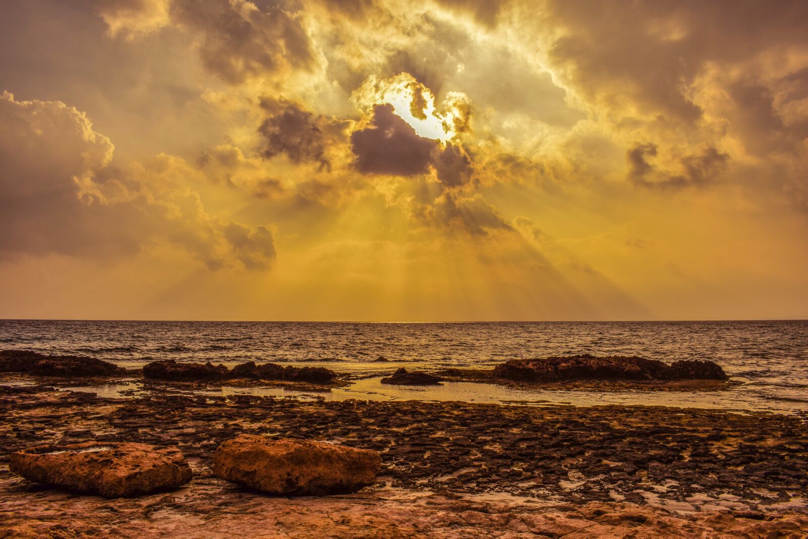 Nikon D3300 sample photo. Rocky coast, sunset, dusk photography