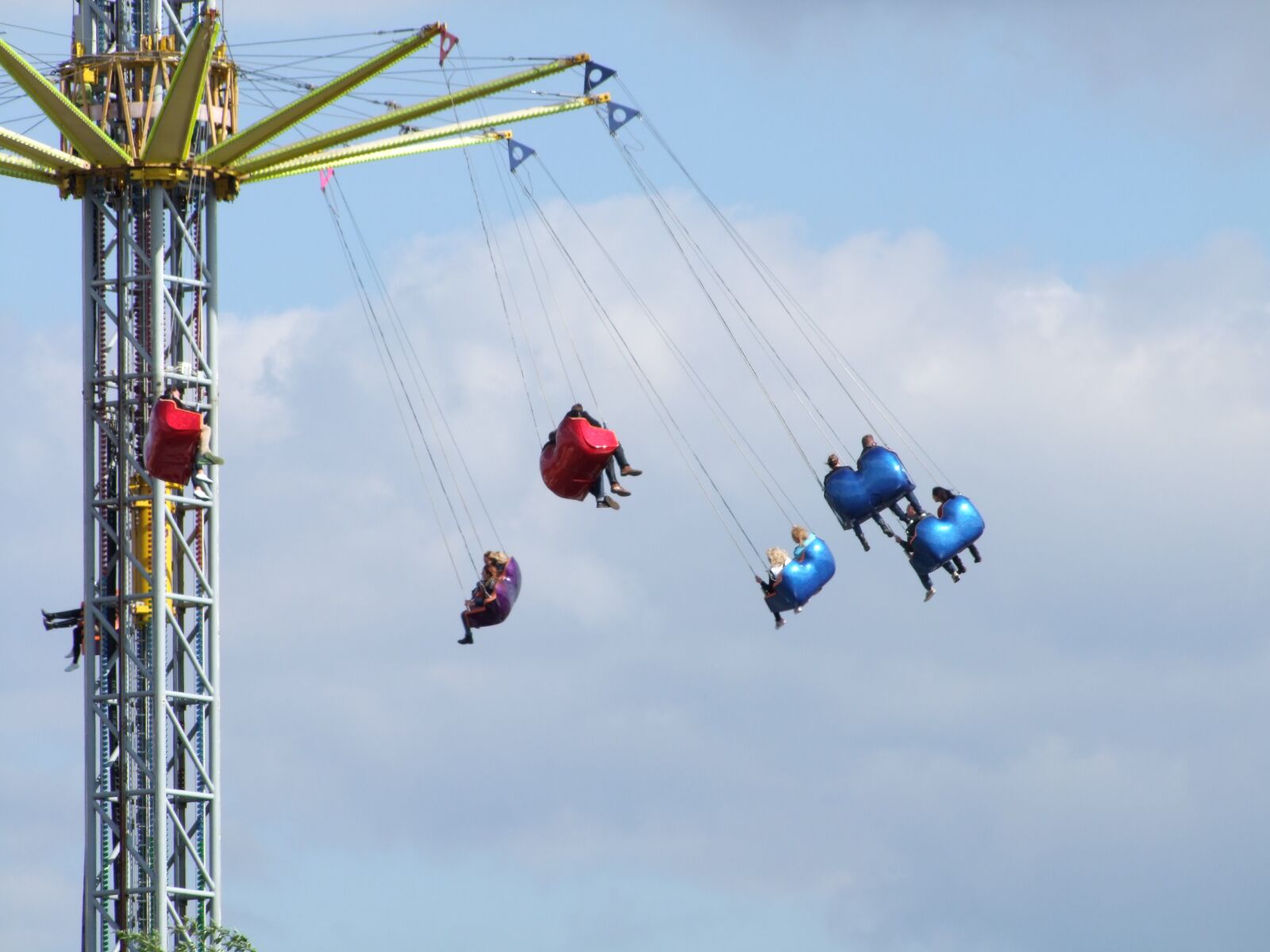 Fujifilm FinePix S100fs sample photo. Carousel, folk festival, year photography