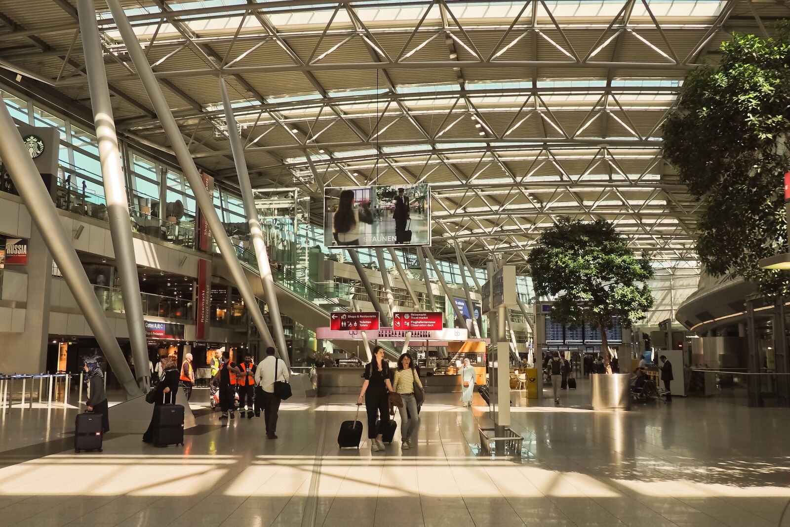 Olympus OM-D E-M10 sample photo. Architecture, airport, terminal photography