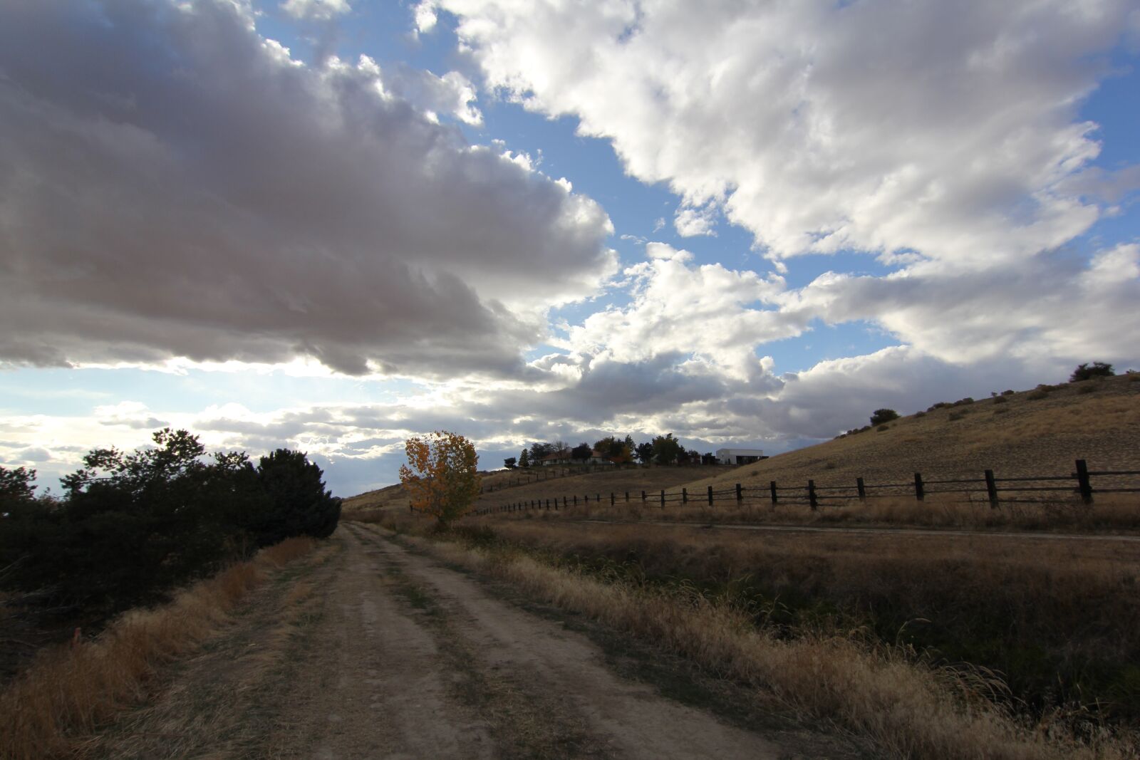 Canon EOS 60D sample photo. Clouds, sky, fall photography