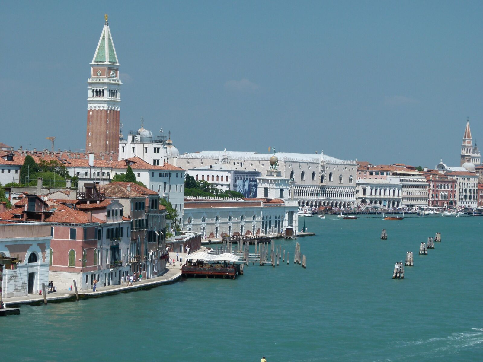 Leica V-Lux 2 sample photo. Venice, italy, canal photography