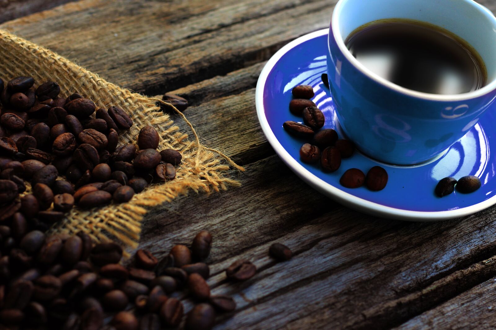 Canon EOS 600D (Rebel EOS T3i / EOS Kiss X5) + Canon EF 50mm F1.8 STM sample photo. Coffee, early, rest photography