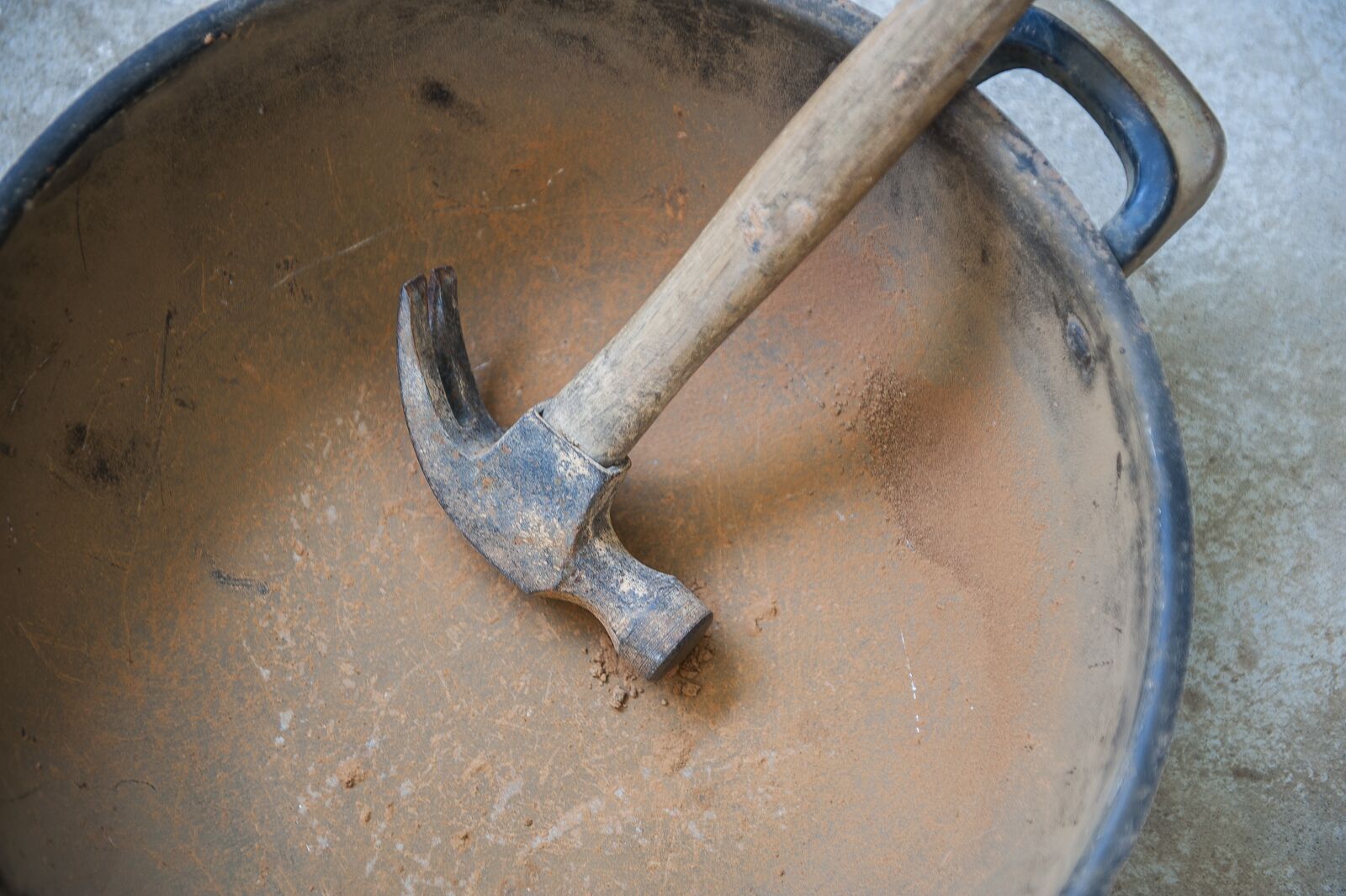 Nikon D700 sample photo. Hammer, tools, pot photography