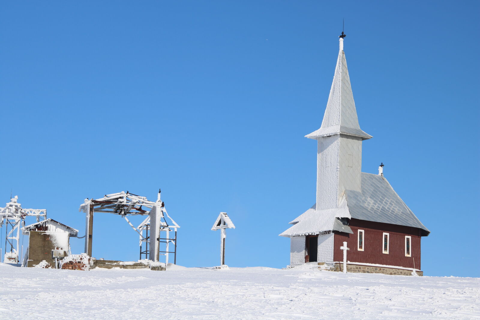 Canon EF 70-200mm F4L USM sample photo. Mountain, romania, semenic, winter photography