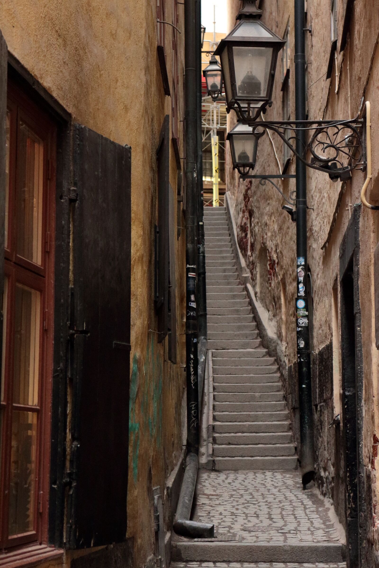 Canon EOS M sample photo. Stairs, narrow alley, high photography