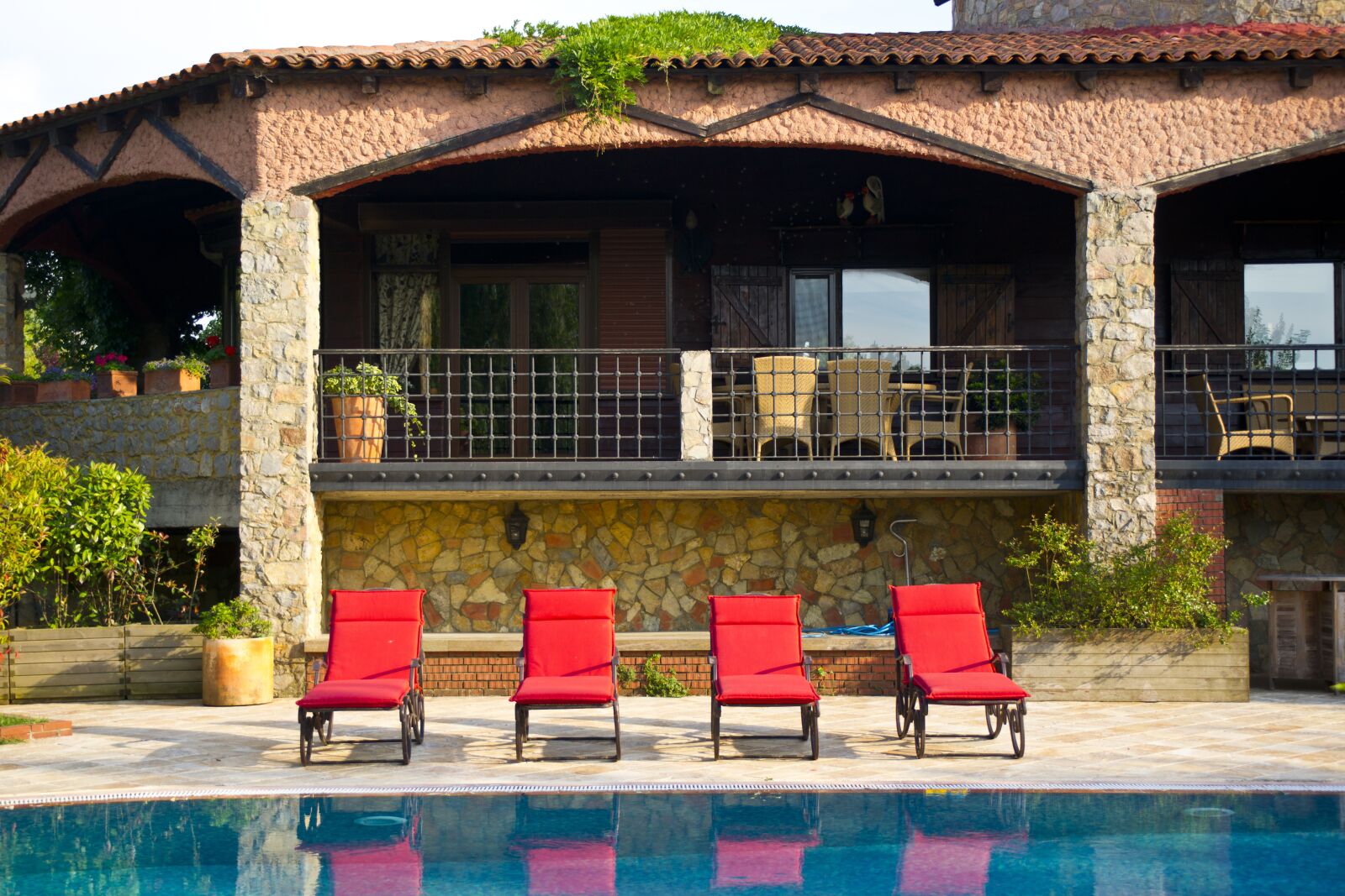 Sony Alpha DSLR-A850 sample photo. Sunbeds, pool, water photography