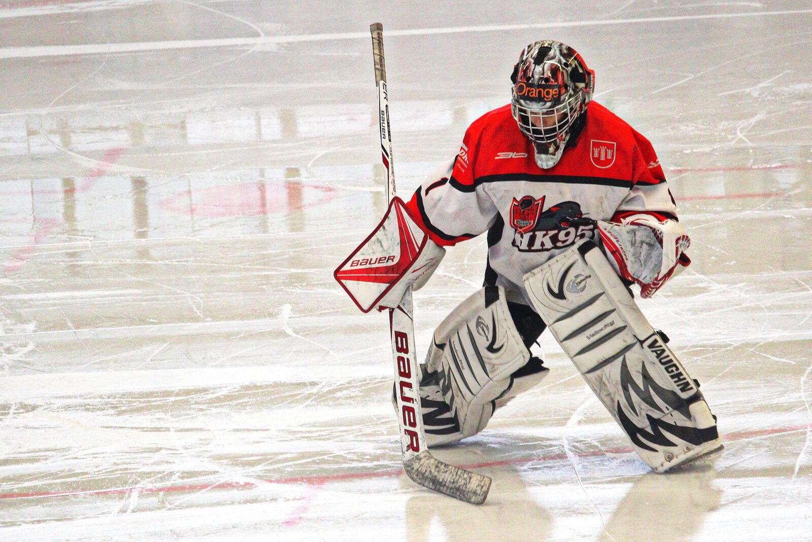 Canon EF-S 55-250mm F4-5.6 IS STM sample photo. Hockey, goalkeeper, pupils photography