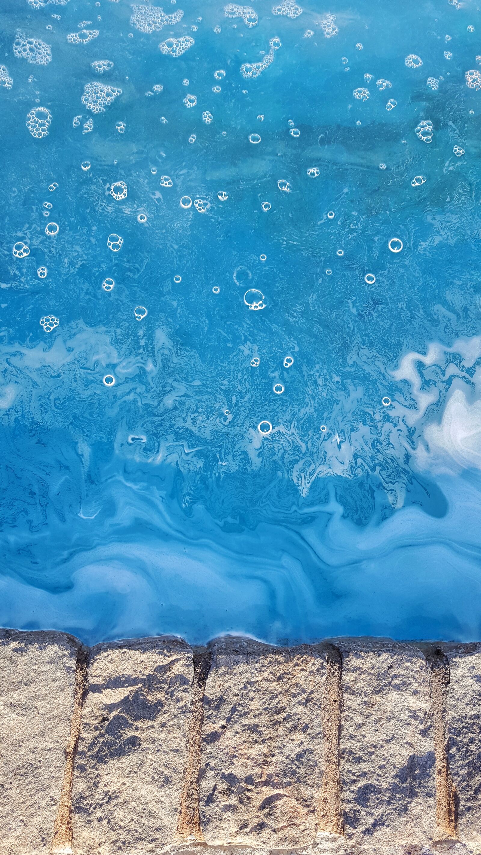 Samsung Galaxy S6 sample photo. Blue, blue, water, bubbles photography