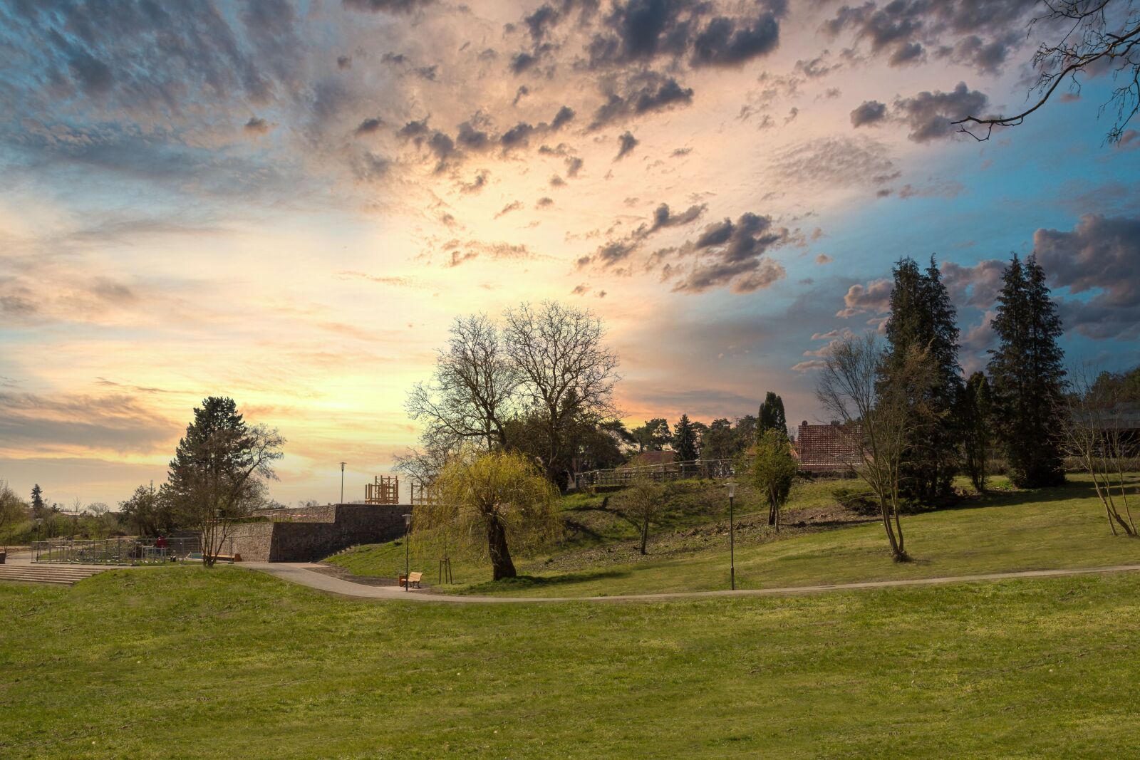 Canon EOS 600D (Rebel EOS T3i / EOS Kiss X5) sample photo. City, panorama, bank photography