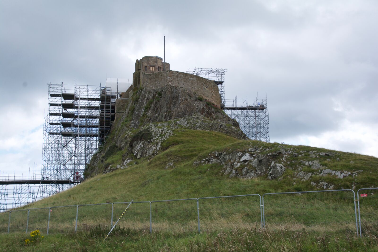 Nikon D7100 sample photo. Restoration, castle, holy island photography