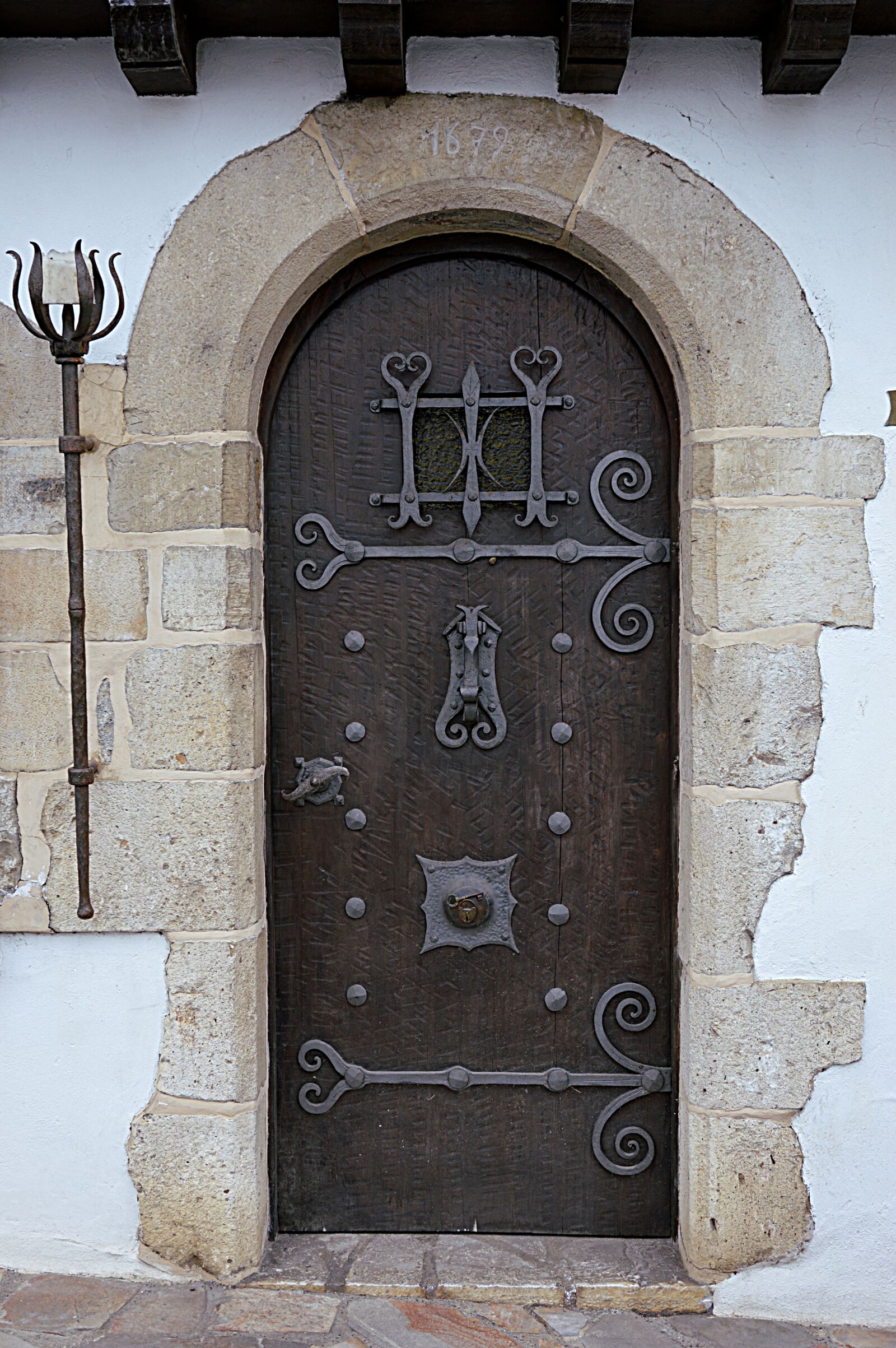 Nikon D3200 sample photo. Old door, wrought iron photography