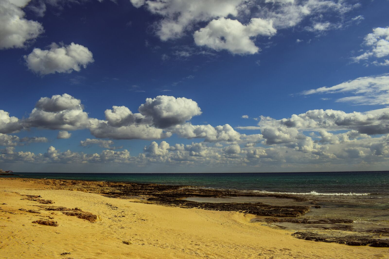 Nikon D3300 sample photo. Beach, empty, sea photography
