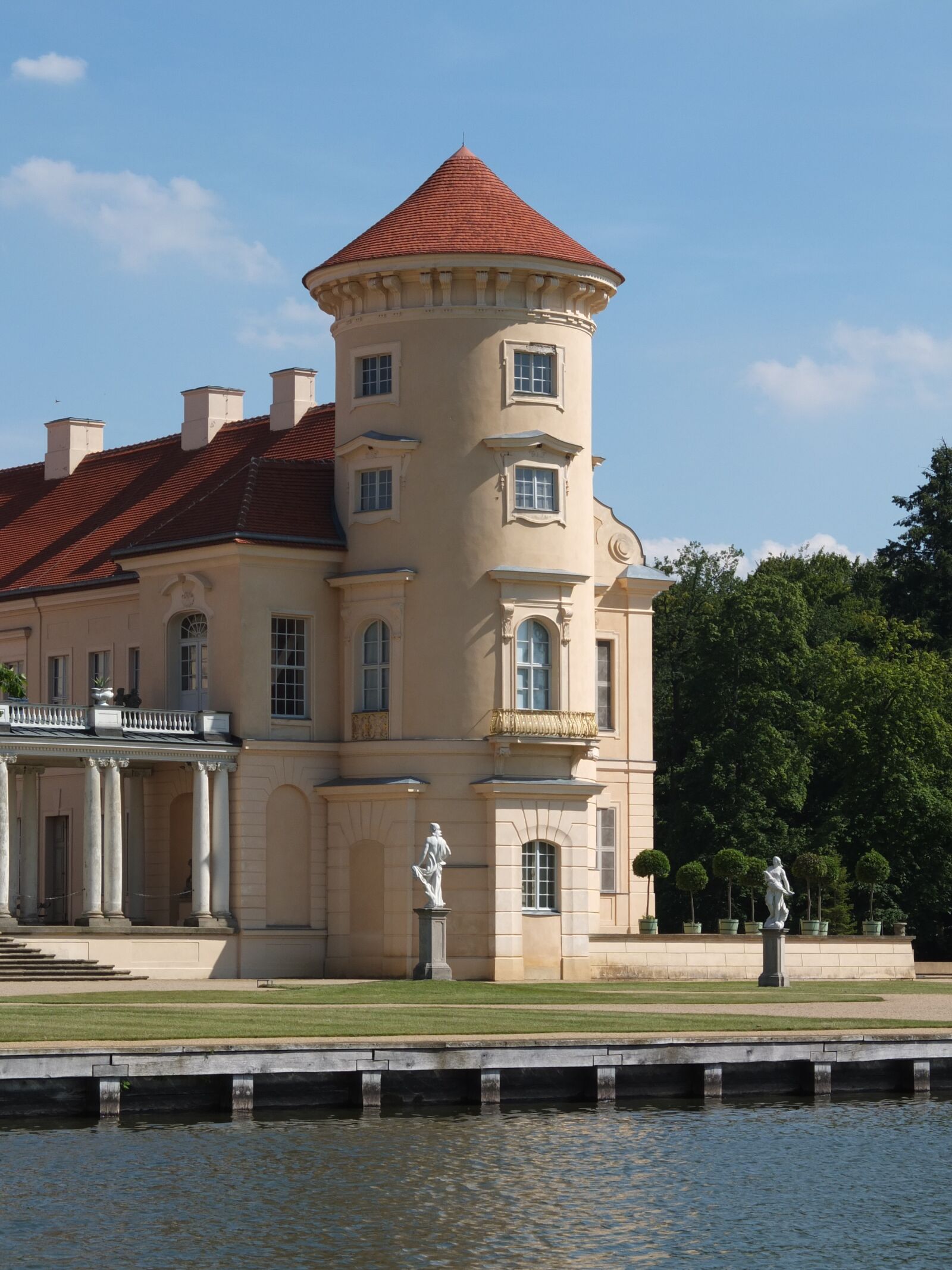 Fujifilm X10 sample photo. Castle, rheinsberg, rheinsberg castle photography