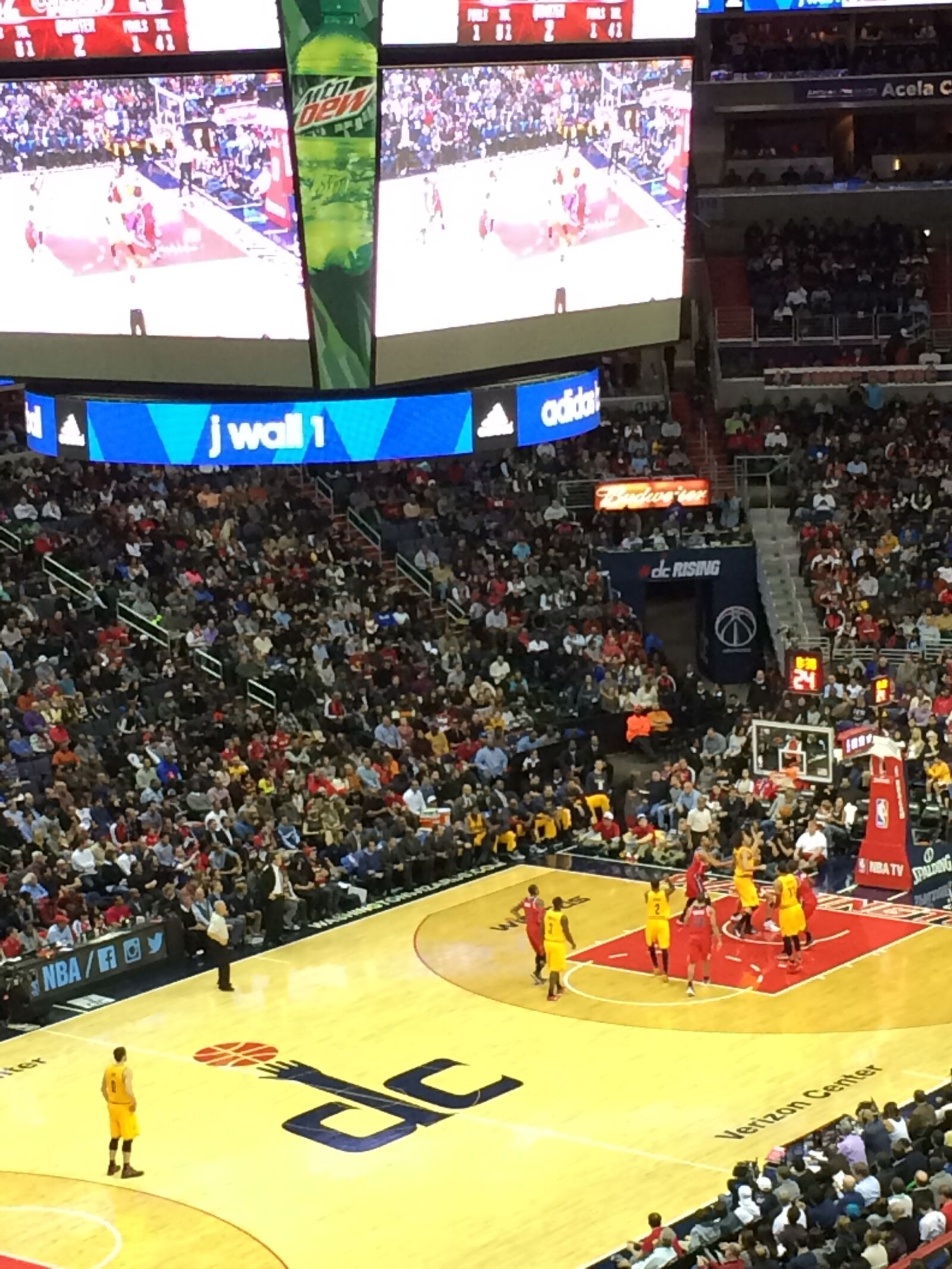 iPhone 5s back camera 4.15mm f/2.2 sample photo. Dc, basketball, lebron photography