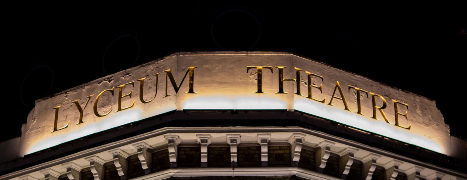 Canon EOS 7D Mark II + Canon EF 24-70mm F2.8L USM sample photo. Lyceum theatre, london, theatre photography