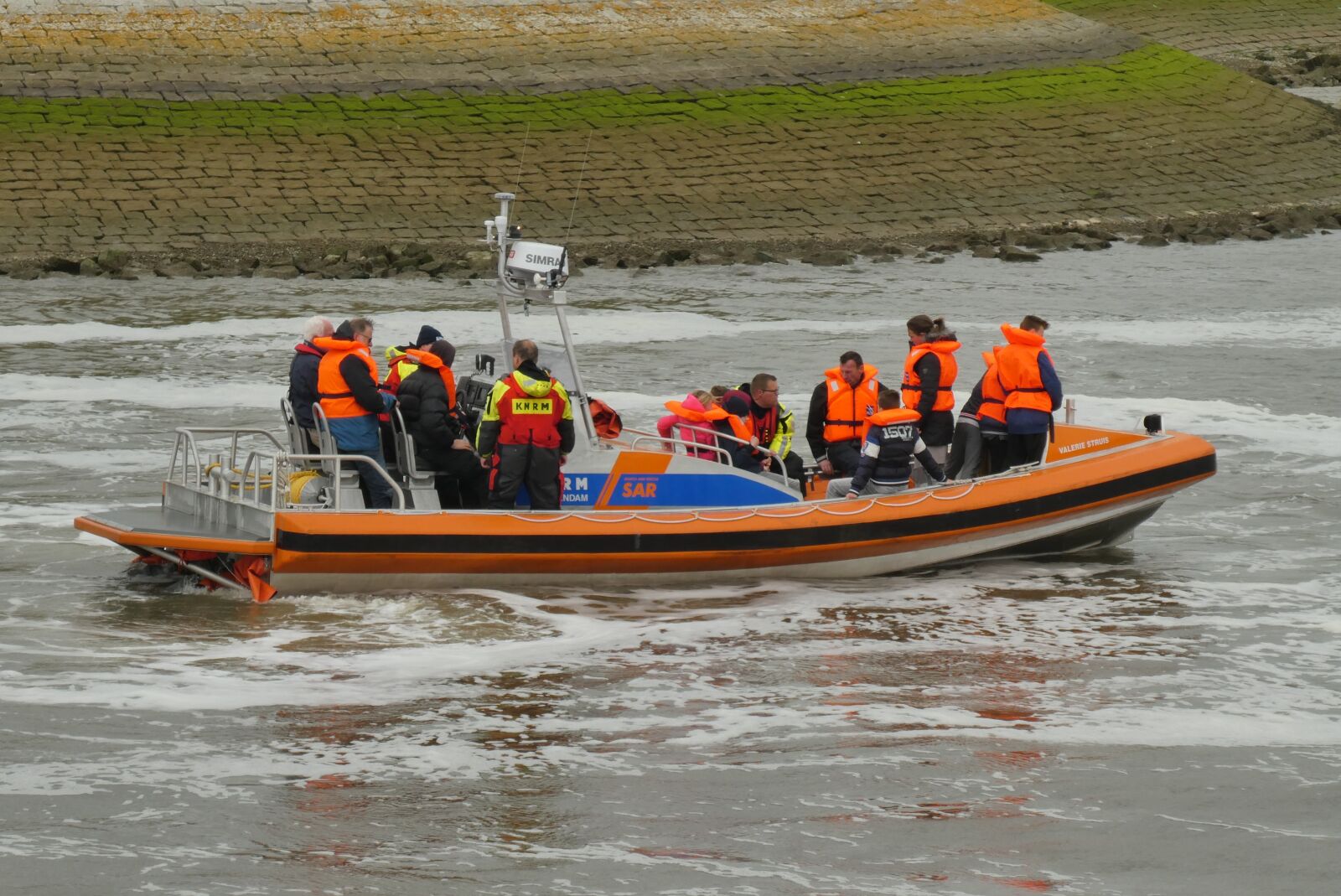 Panasonic Lumix DC-ZS70 (Lumix DC-TZ90) sample photo. Lifeboat, knrm-day, port photography