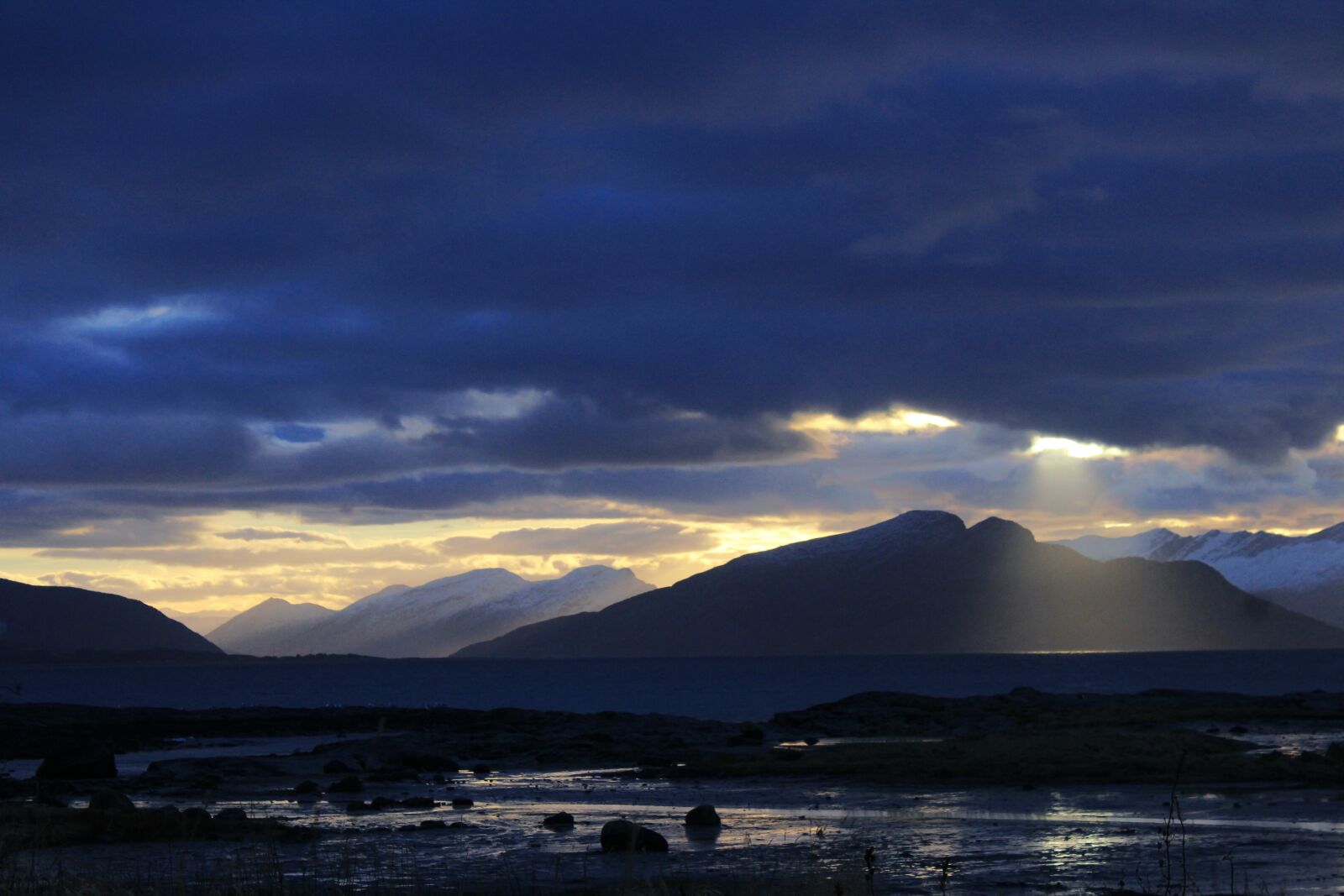 Canon EOS 1200D (EOS Rebel T5 / EOS Kiss X70 / EOS Hi) sample photo. Norway, sunset, sky photography