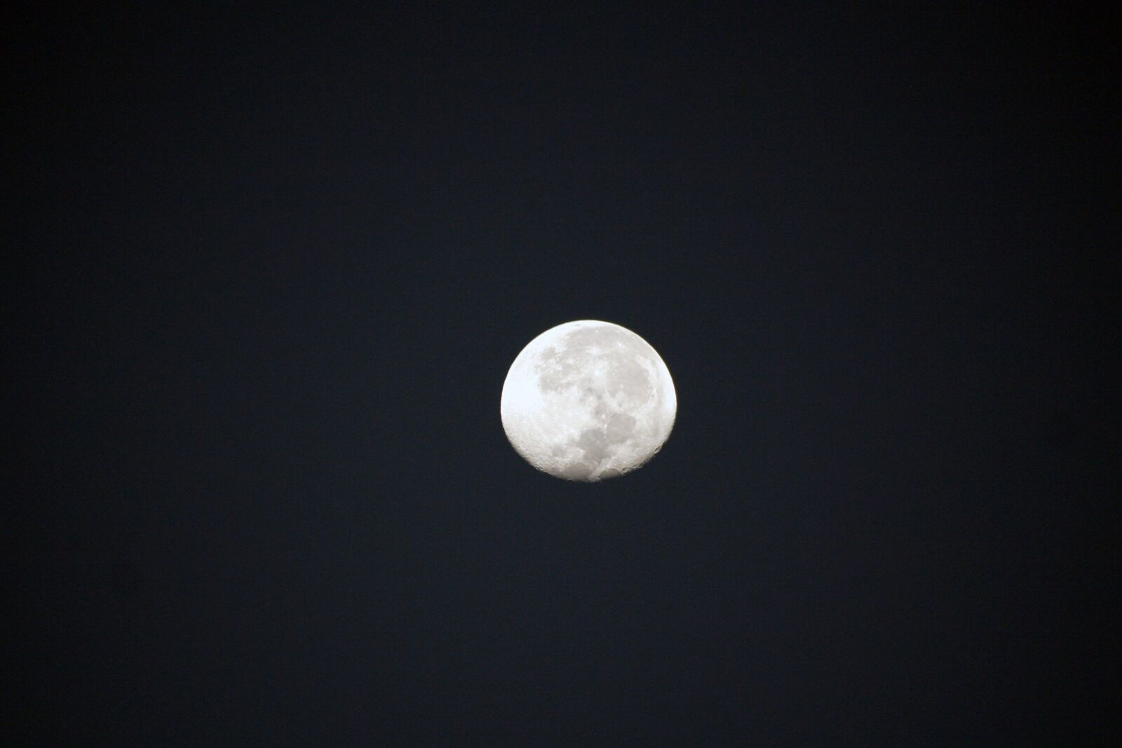 Canon EOS 400D (EOS Digital Rebel XTi / EOS Kiss Digital X) sample photo. Super moon, sky, night photography