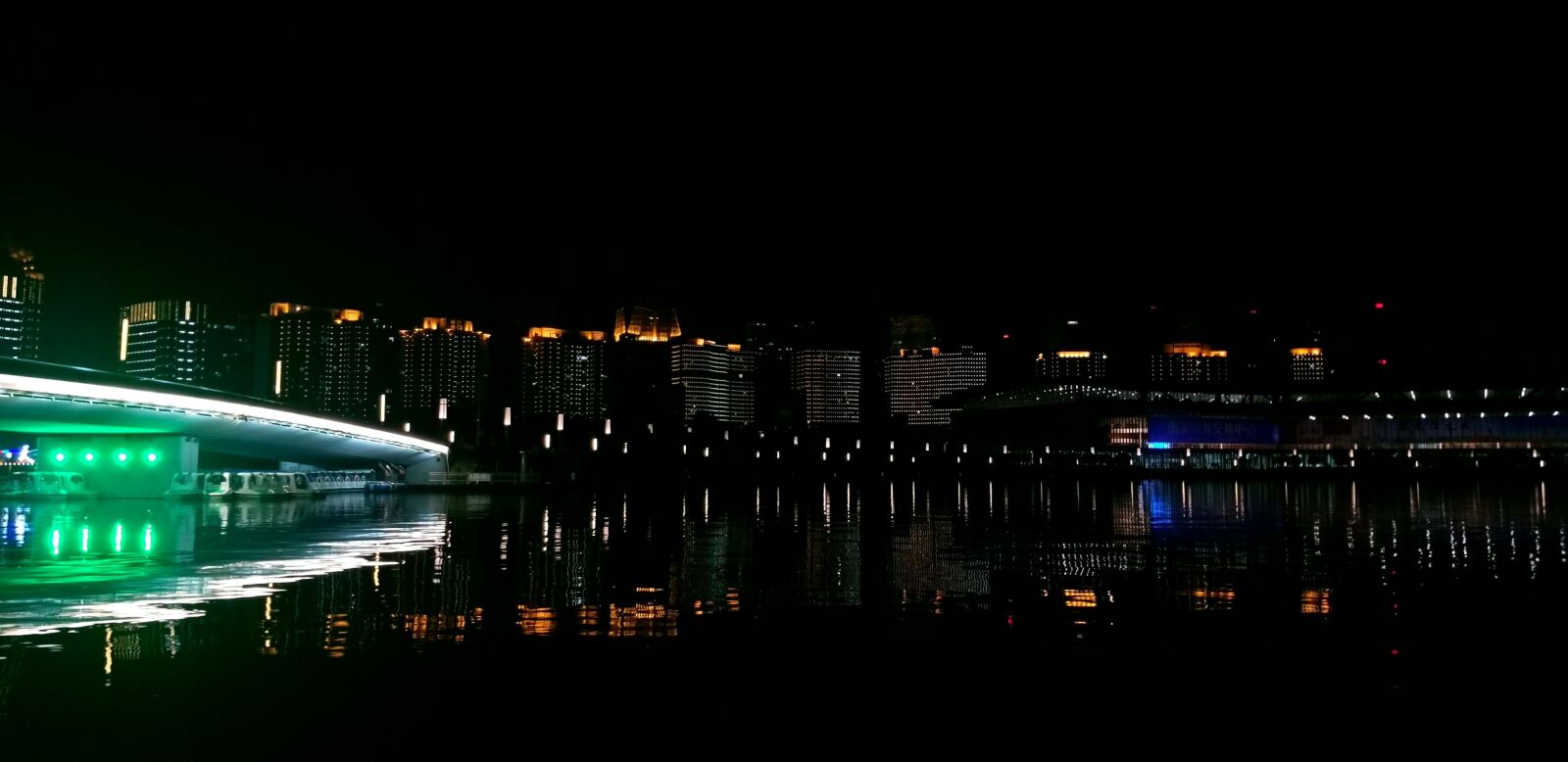 Samsung Galaxy S8 sample photo. City, reflection, night view photography