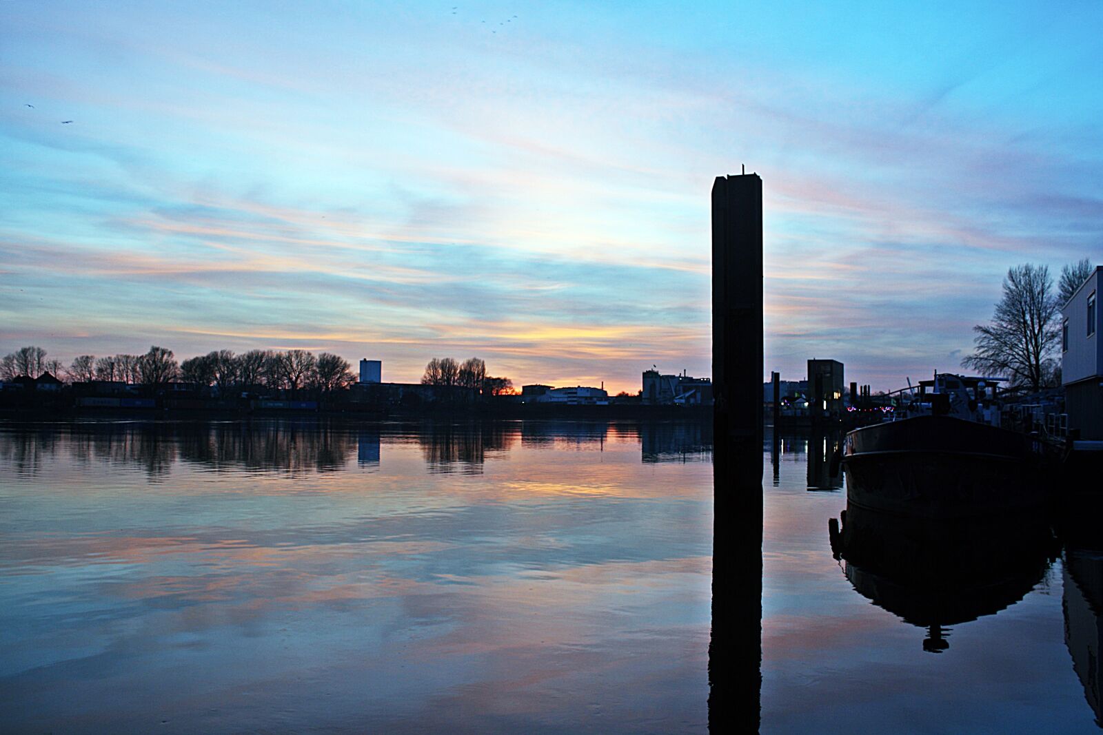 Canon EOS 1000D (EOS Digital Rebel XS / EOS Kiss F) sample photo. Twilight, sunset, hamburgensien photography