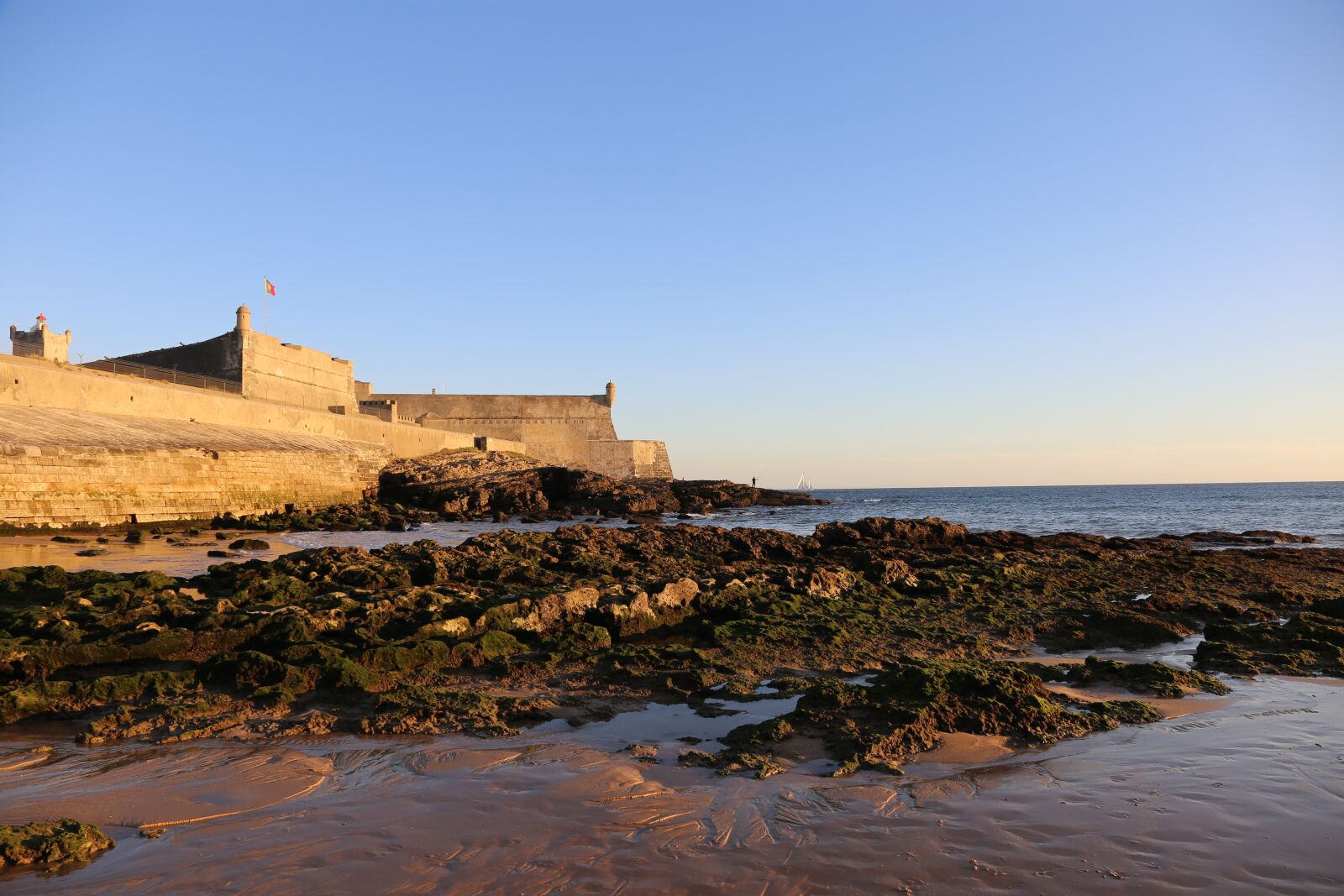 Canon EOS 6D + Canon EF 24-105mm F4L IS USM sample photo. Strong, beach, architecture photography