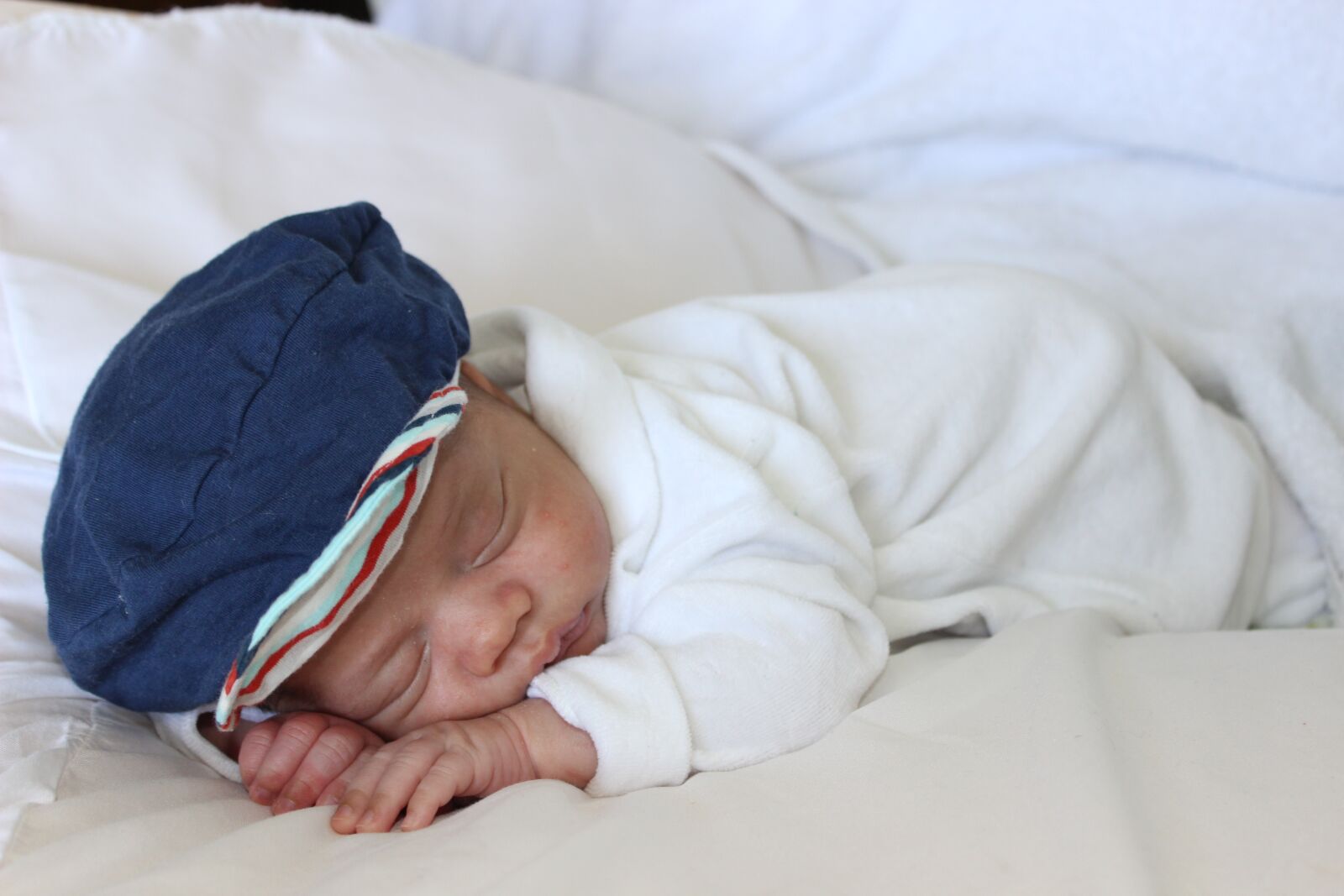 Canon EOS 600D (Rebel EOS T3i / EOS Kiss X5) sample photo. Baby, creates, child photography