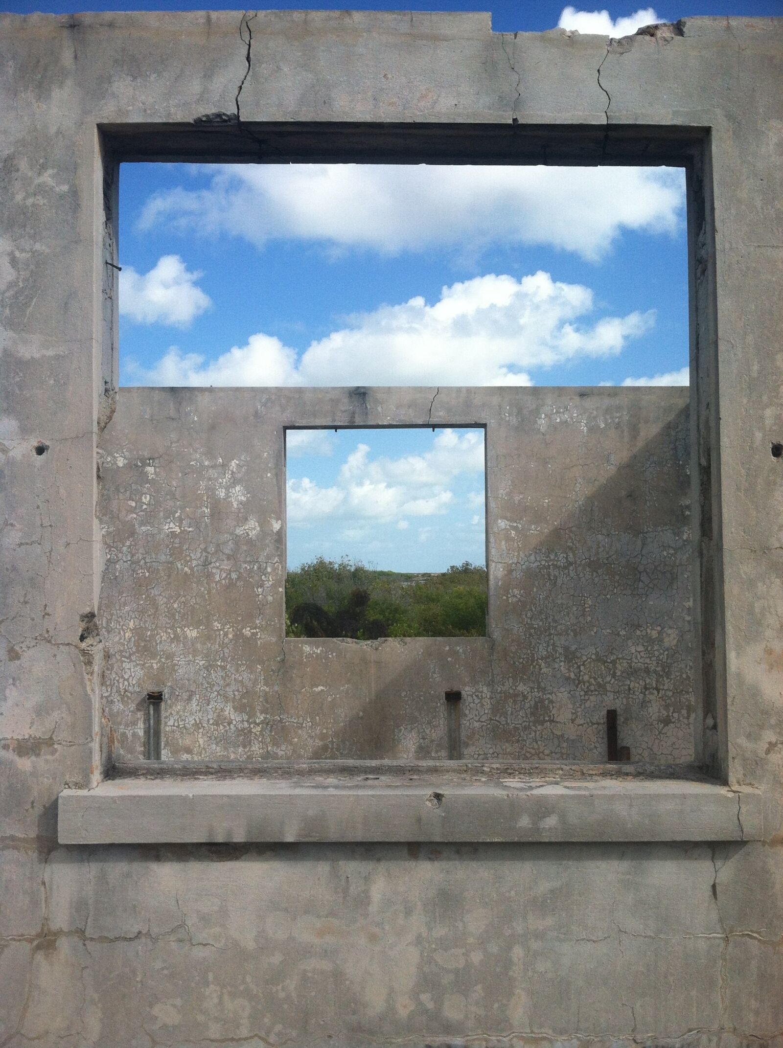 iPhone 4 back camera 3.85mm f/2.8 sample photo. Ruins, caribbean, stone photography