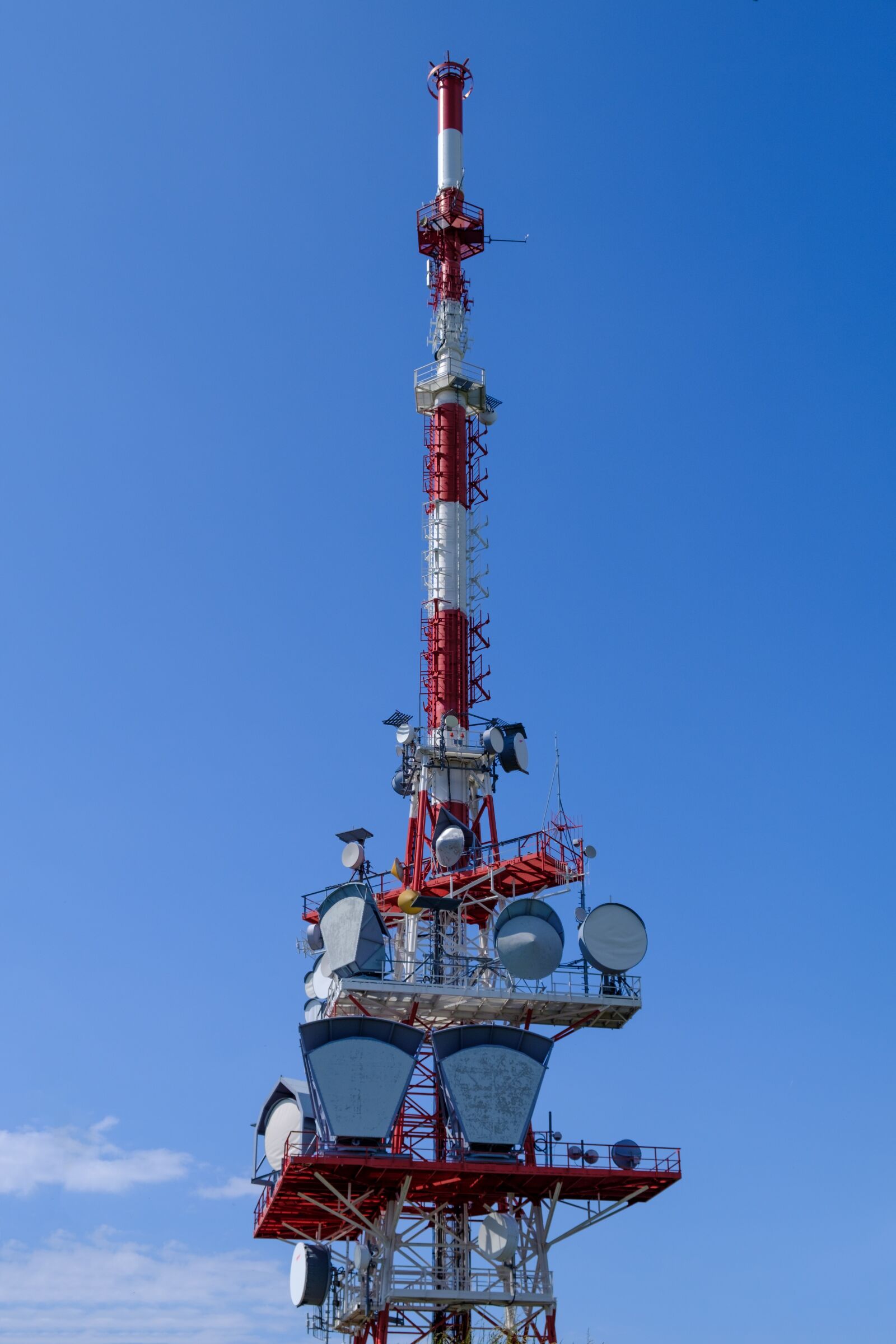 Fujifilm X-T2 sample photo. Antenna, antenna mast, radio photography