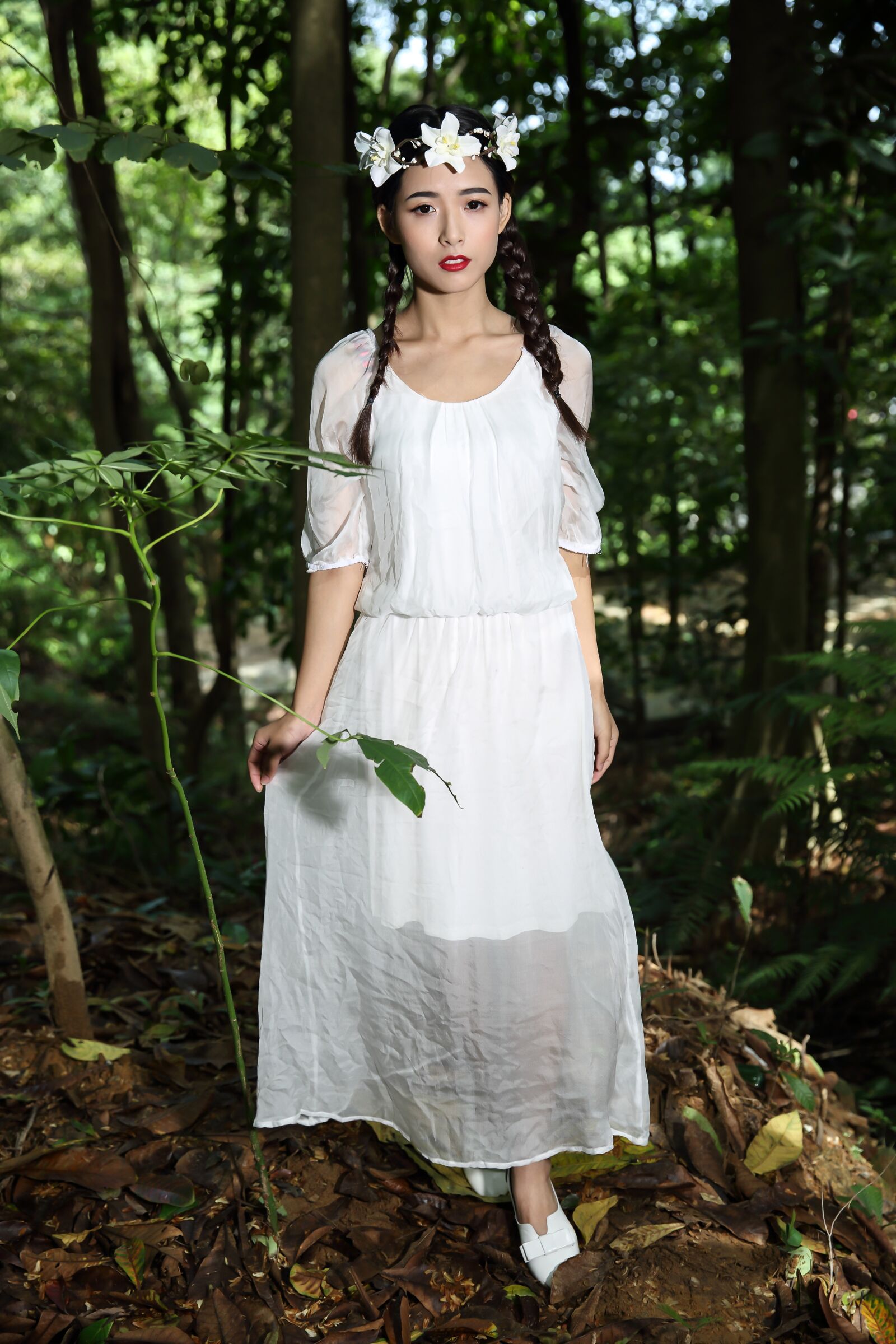 Canon EF 24-70mm F2.8L II USM sample photo. Dress, outdoor, nature photography