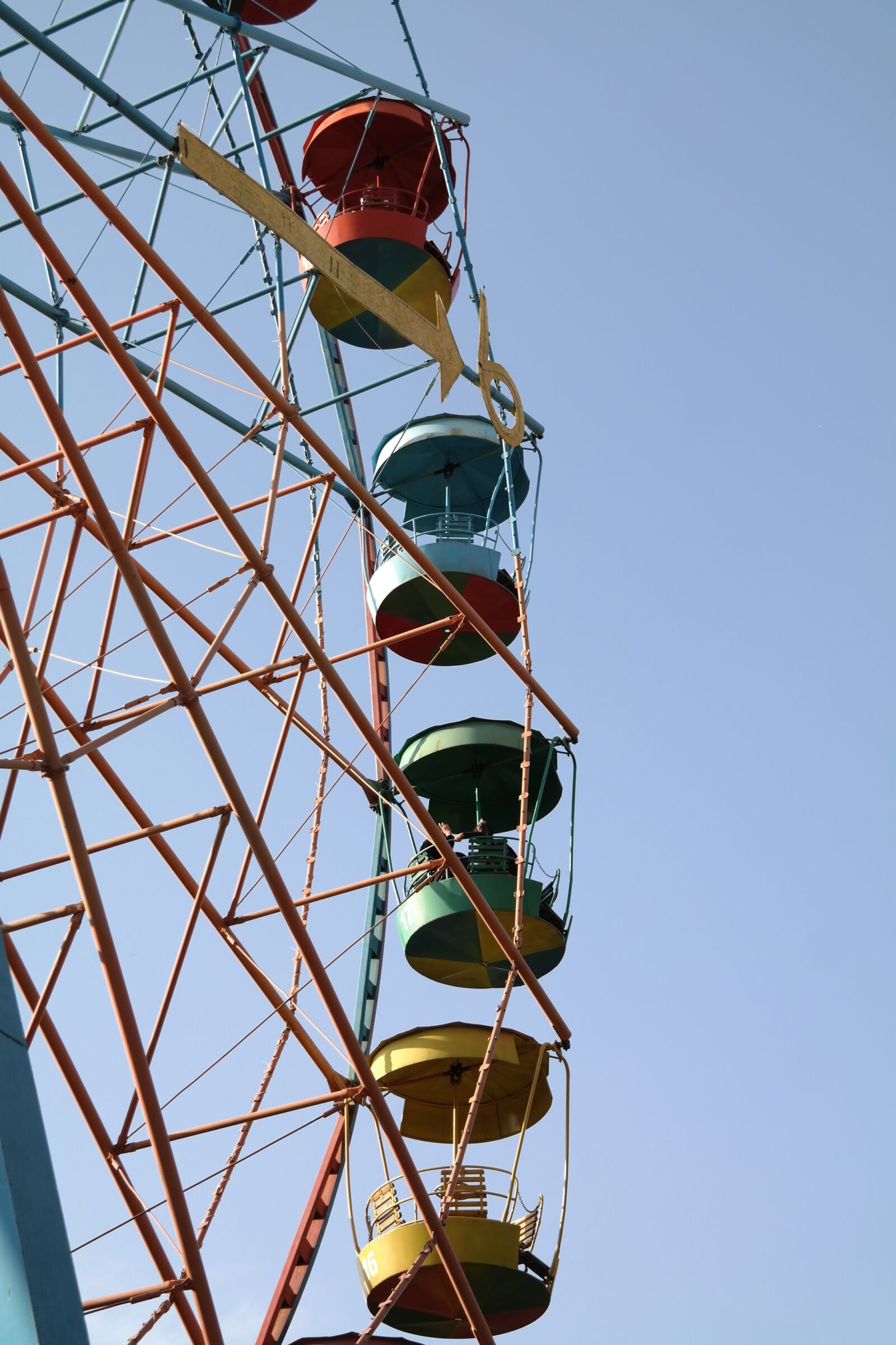 Samsung NX300M sample photo. Ferris wheel, hustle and photography