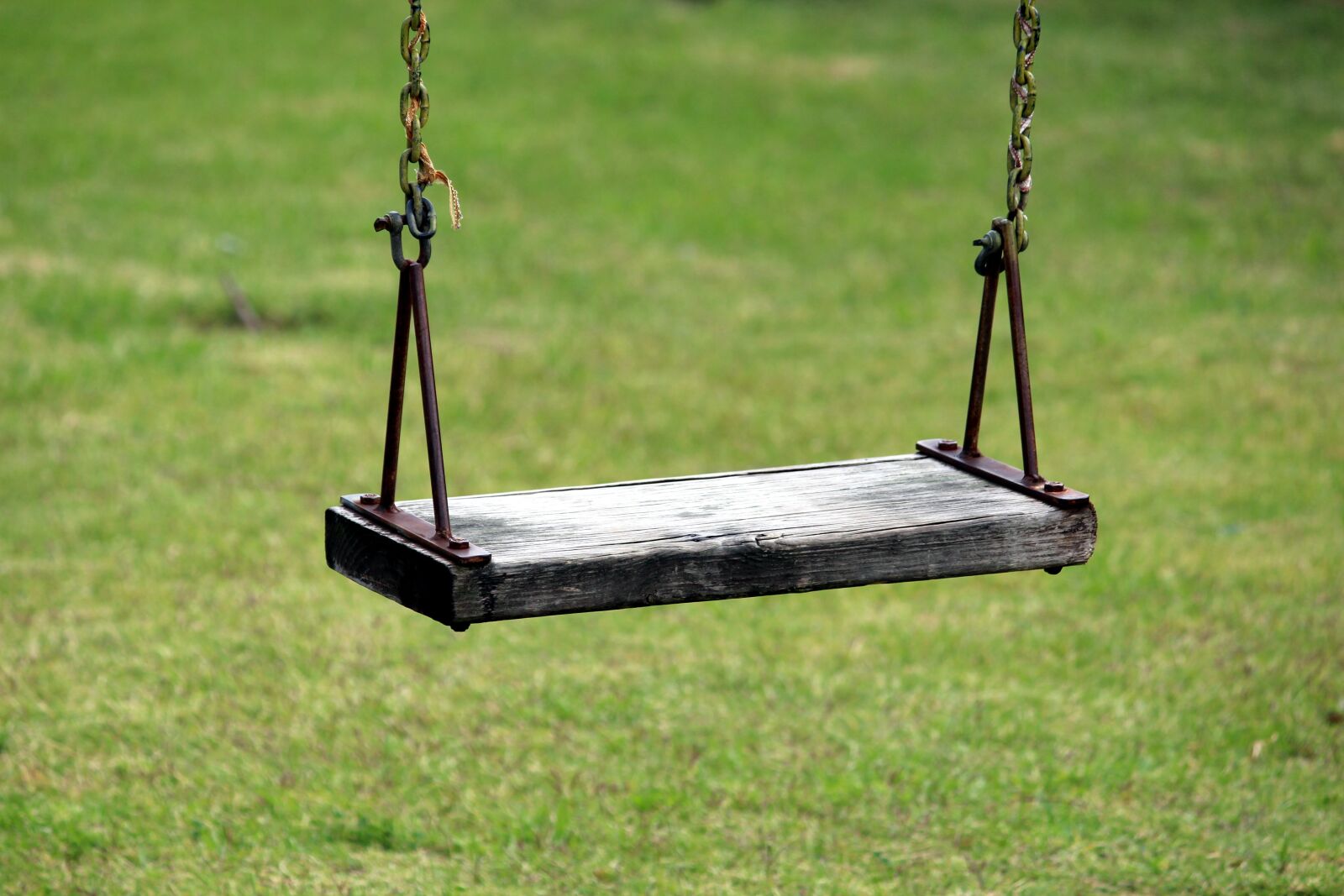 Canon EOS 650D (EOS Rebel T4i / EOS Kiss X6i) sample photo. Swing, rush, playground photography