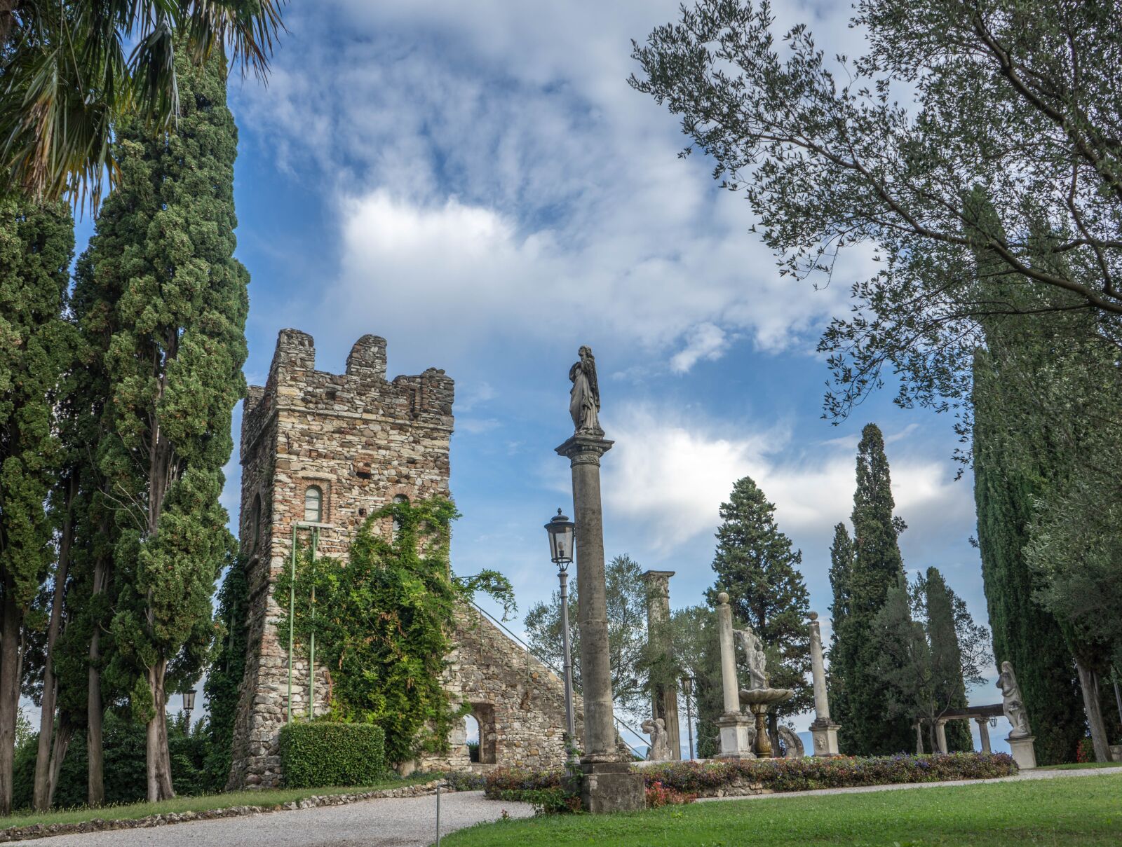 Sony a7R + Sony FE 28-70mm F3.5-5.6 OSS sample photo. Villa cortine, sirmione, garden photography