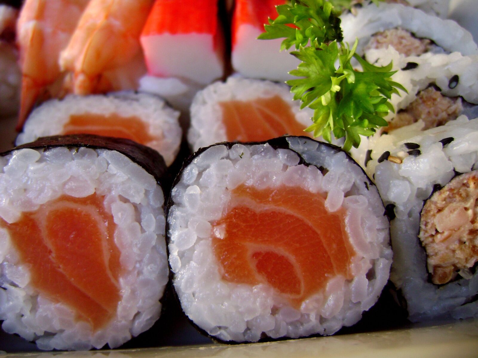 Sony DSC-S700 sample photo. Sushi, sashimi, food photography