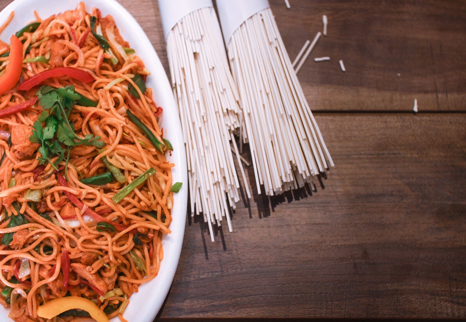 Canon EOS 50D sample photo. Chicken chowmein, noodles, chinese photography