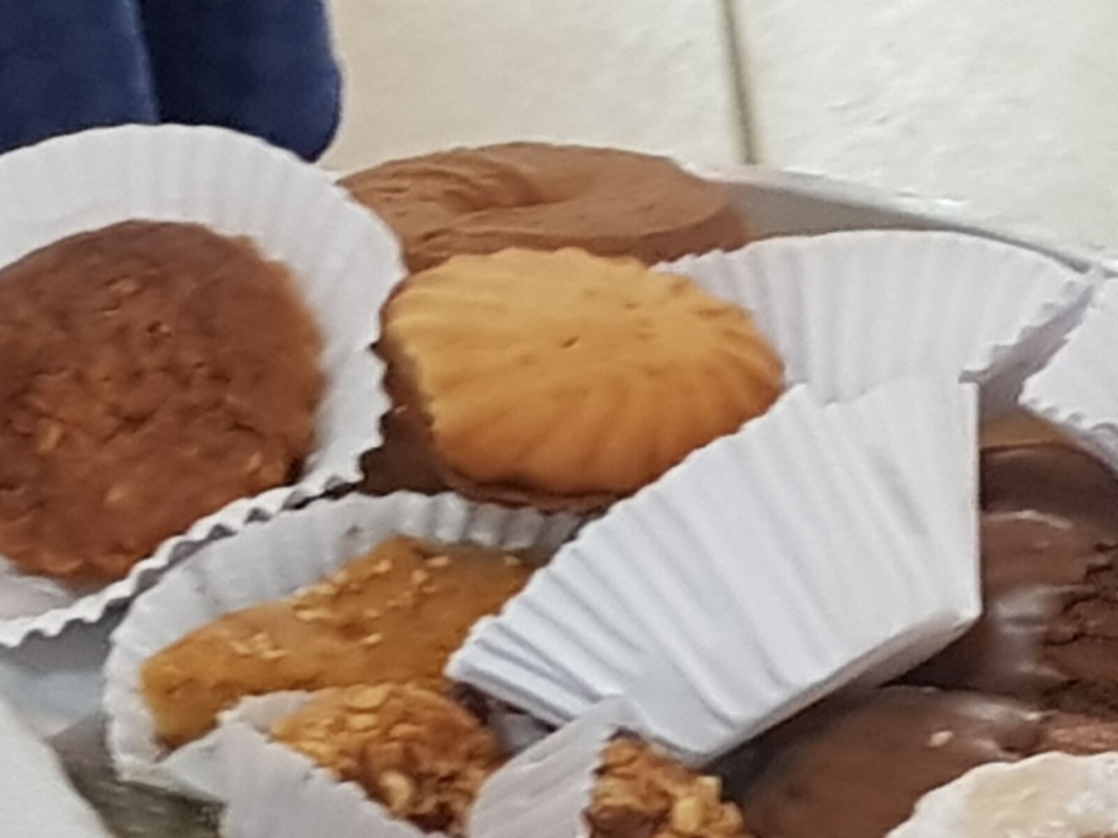 Samsung Galaxy S8+ sample photo. Cookies, cakes, ovens photography