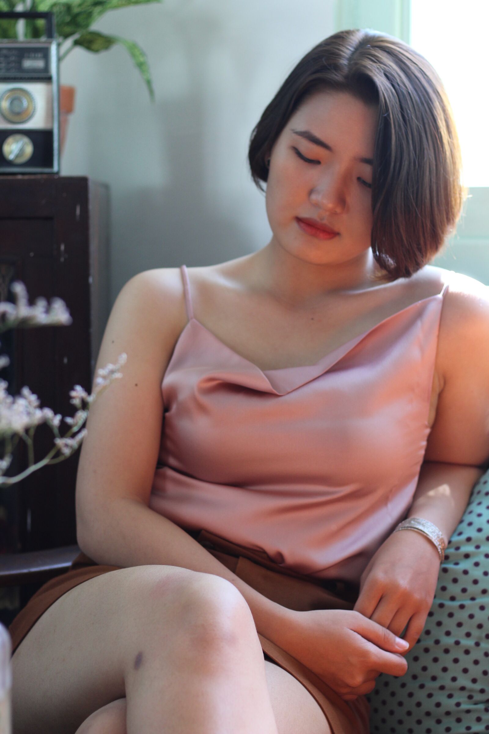 Canon EOS 1300D (EOS Rebel T6 / EOS Kiss X80) + Canon EF 50mm F1.8 STM sample photo. Vietnamese, asia, lady photography
